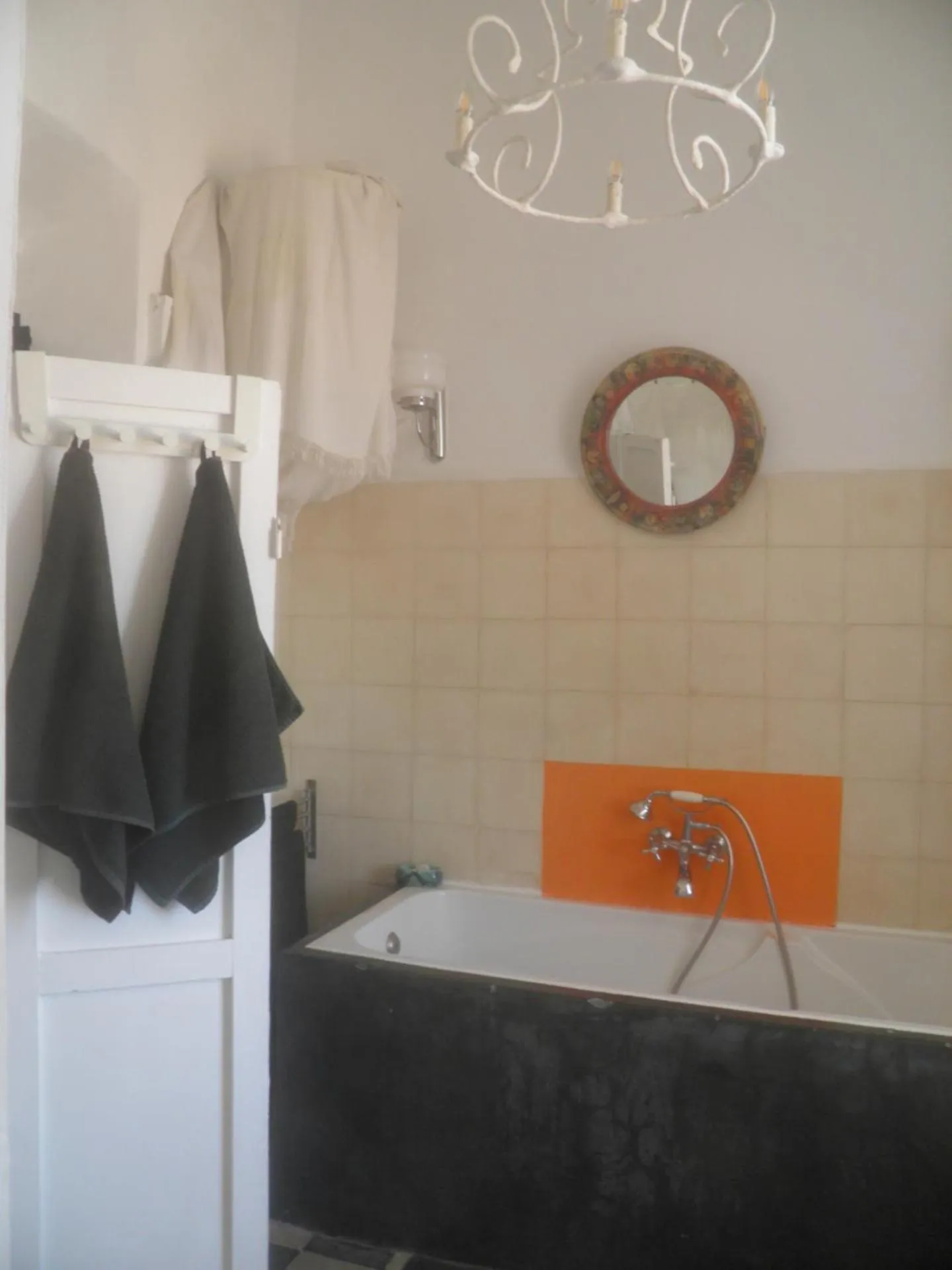 Bathroom in La Maison des Artistes