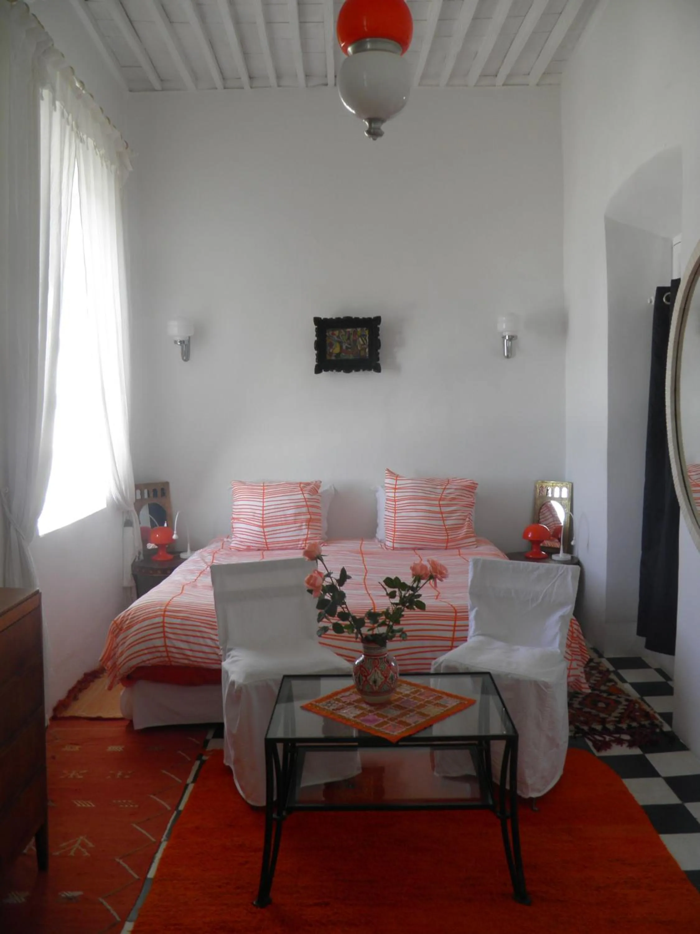 Photo of the whole room in La Maison des Artistes