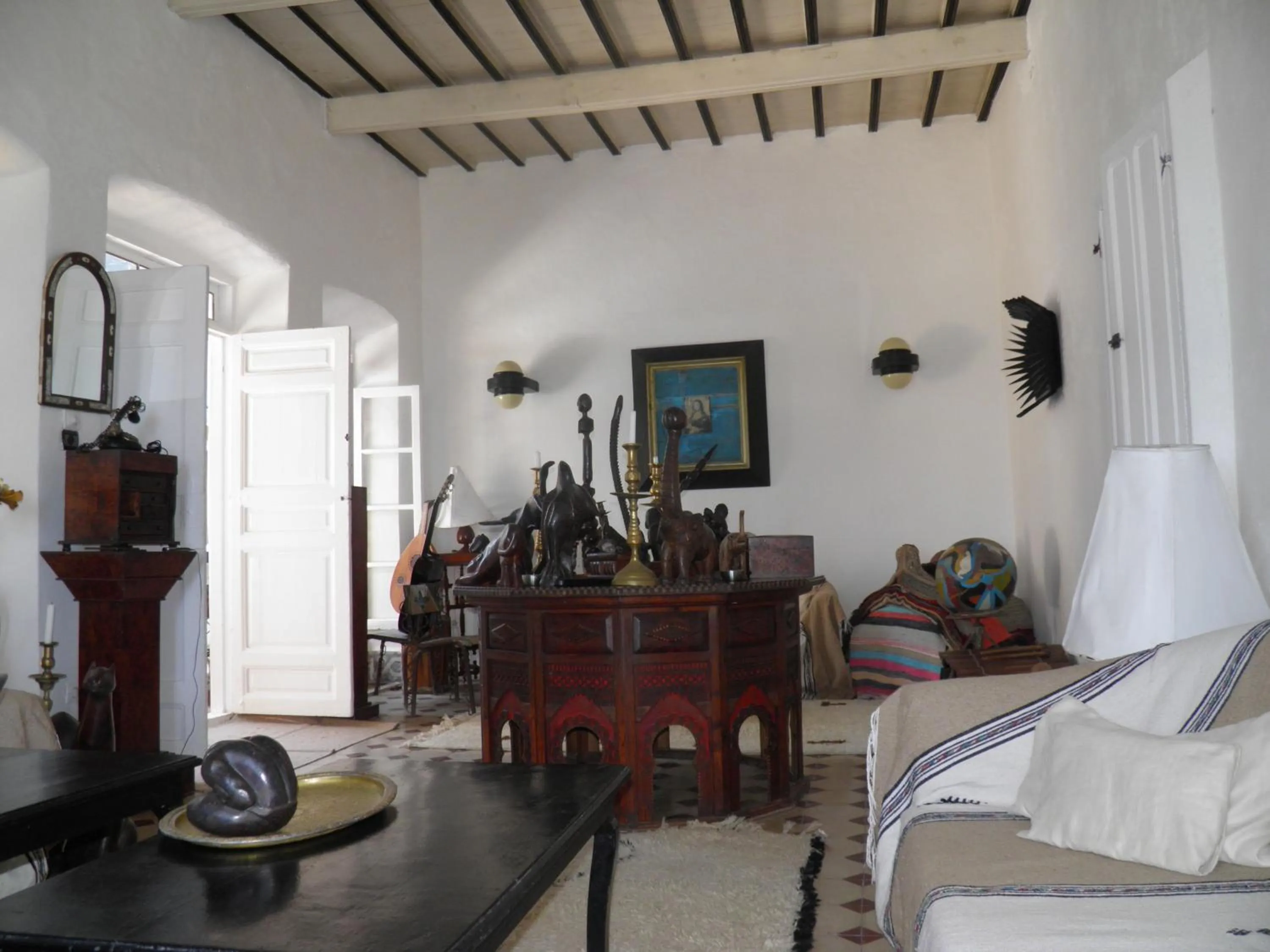 Communal lounge/ TV room in La Maison des Artistes