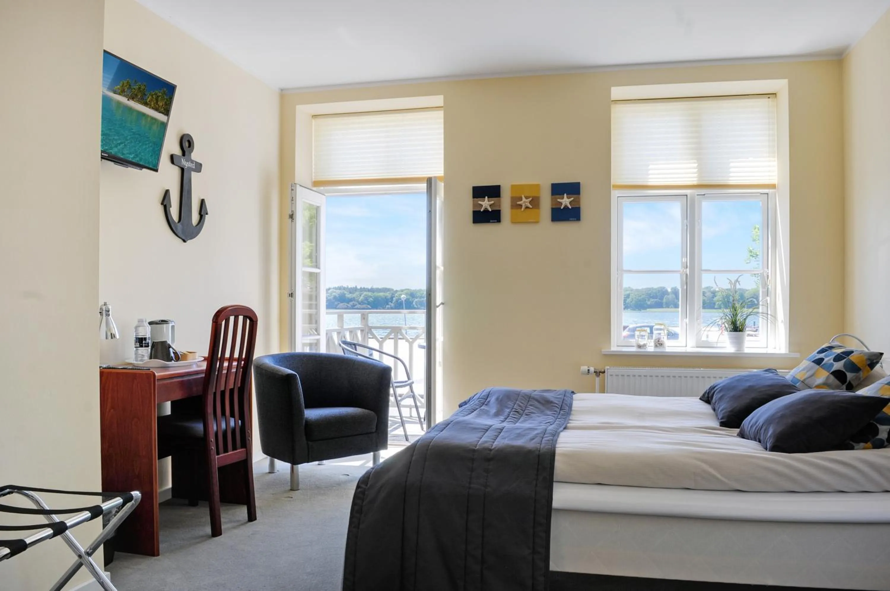 Coffee/tea facilities, Bed in Hotel Nysted Havn