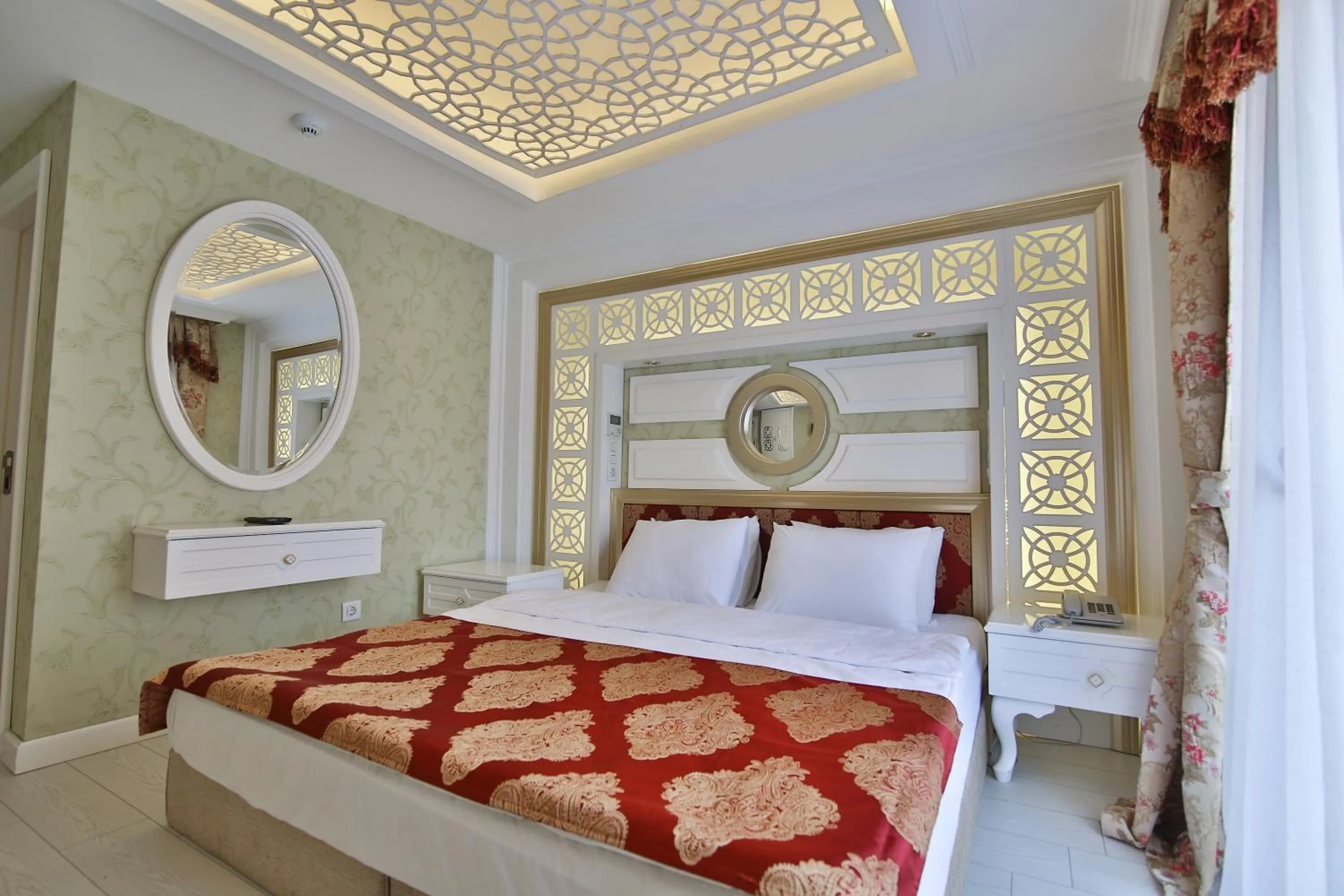 Bed in Hotel Queens Land