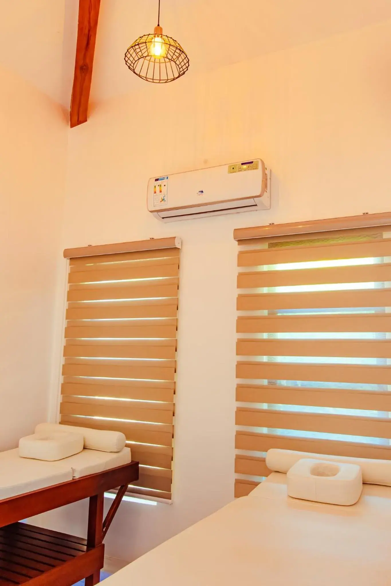 Massage, Bed in Marqis Sunrise Sunset Resort and Spa Massage, Bed in Marqis Sunrise Sunset Resort and Spa