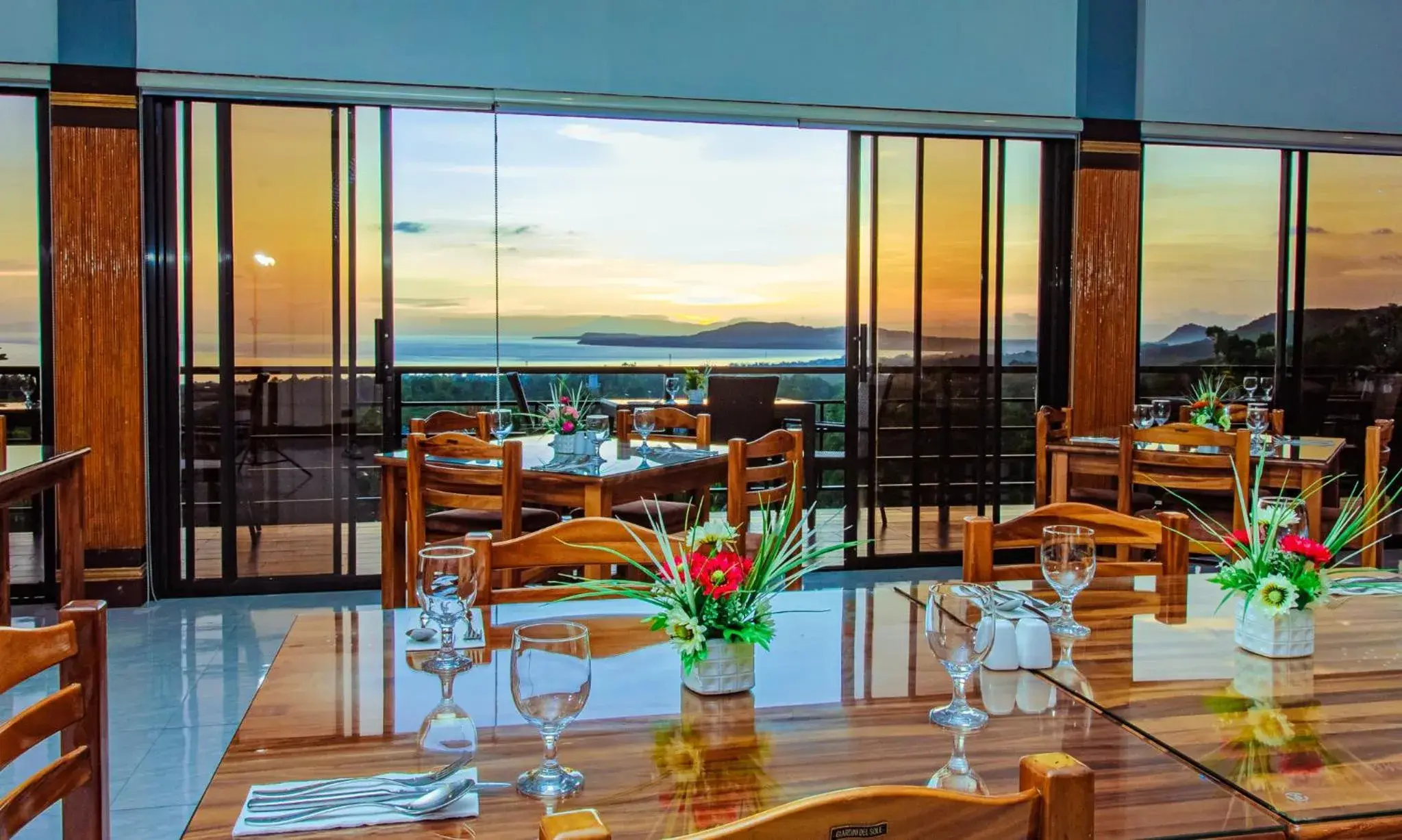 Restaurant/places to eat in Marqis Sunrise Sunset Resort and Spa Restaurant/places to eat in Marqis Sunrise Sunset Resort and Spa