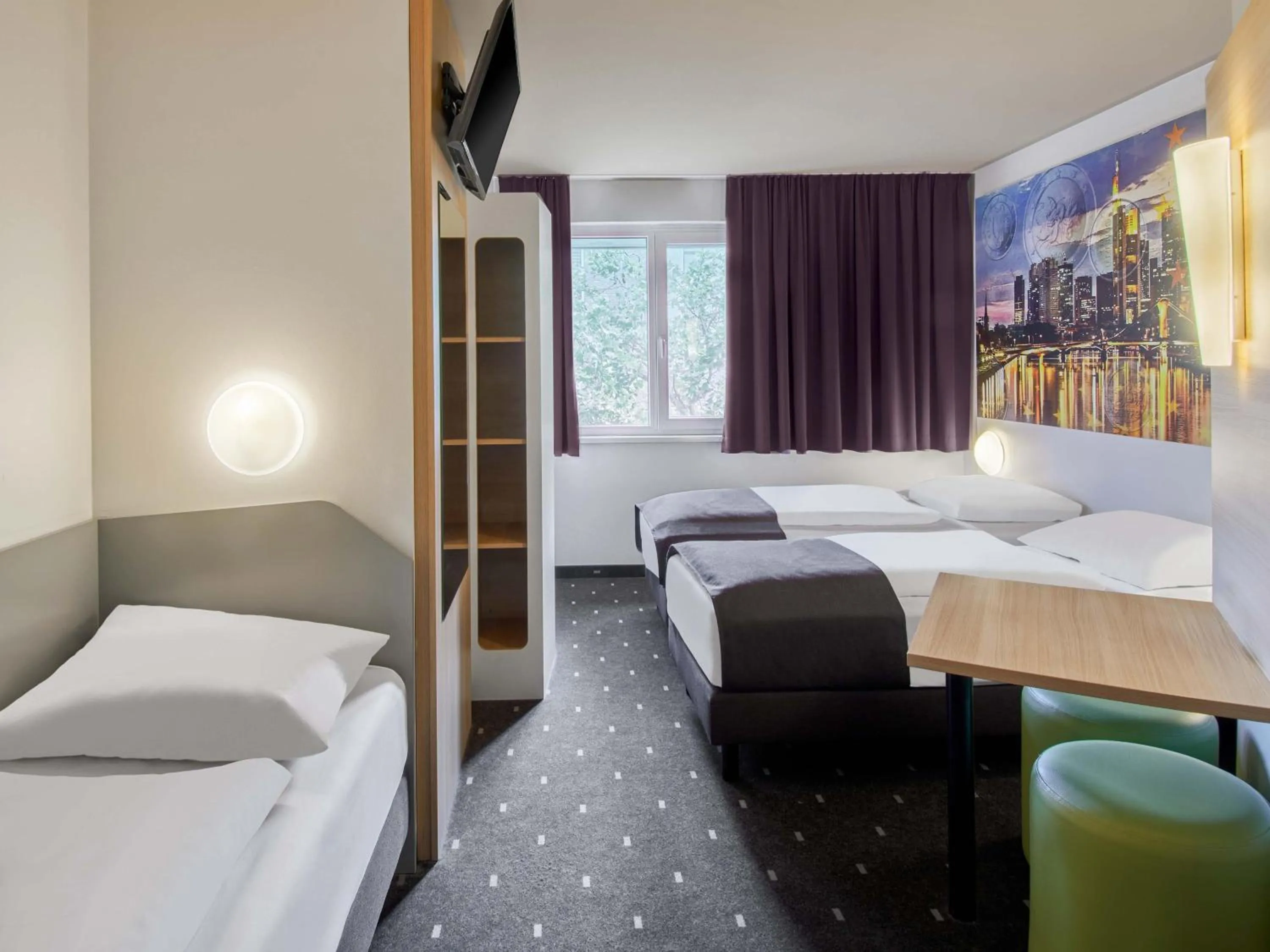 Bed in B&B HOTEL Frankfurt City-Ost