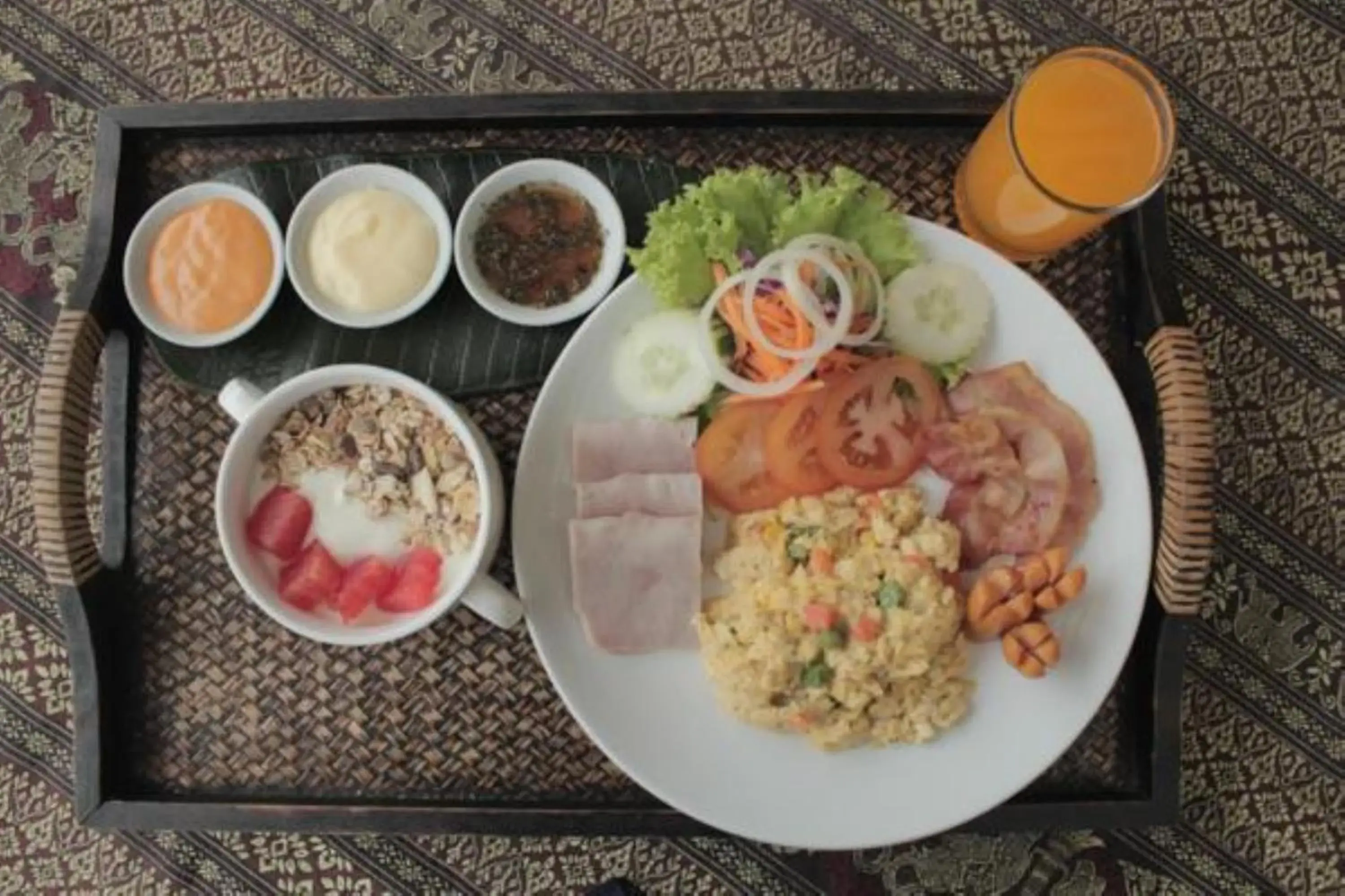 Food and drinks in Hua Hin White Villa Hotel - SHA Certified Food and drinks in Hua Hin White Villa Hotel - SHA Certified