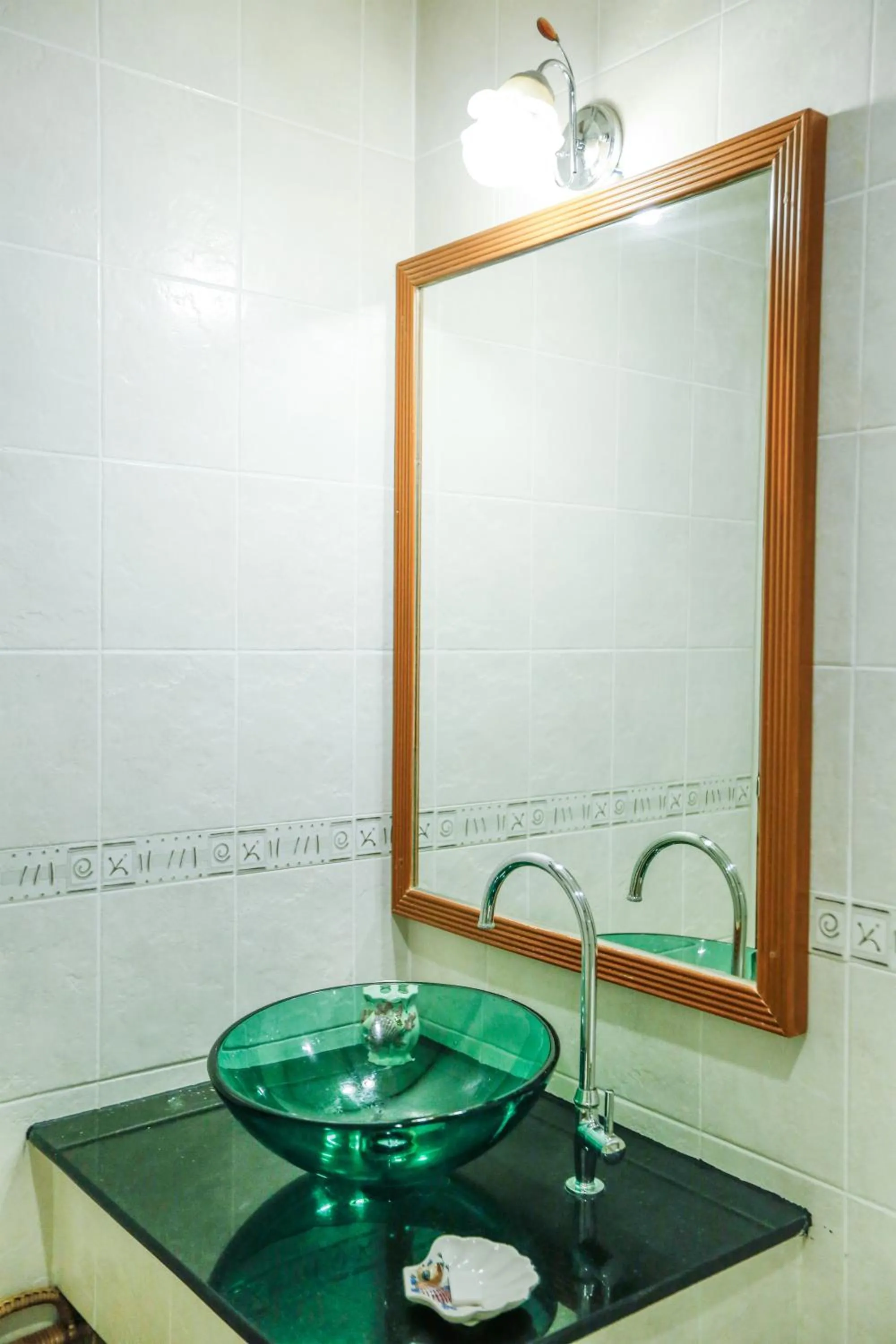 Hua Hin White Villa Hotel - SHA Certified