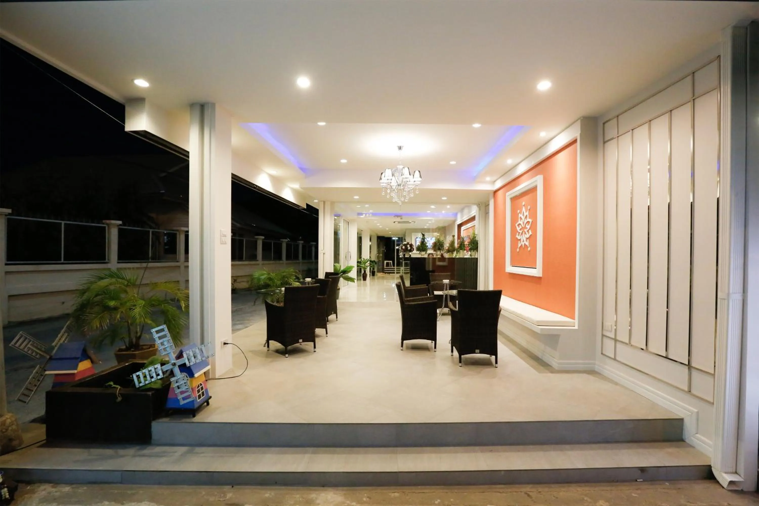 Lobby or reception in Hua Hin White Villa Hotel - SHA Certified
