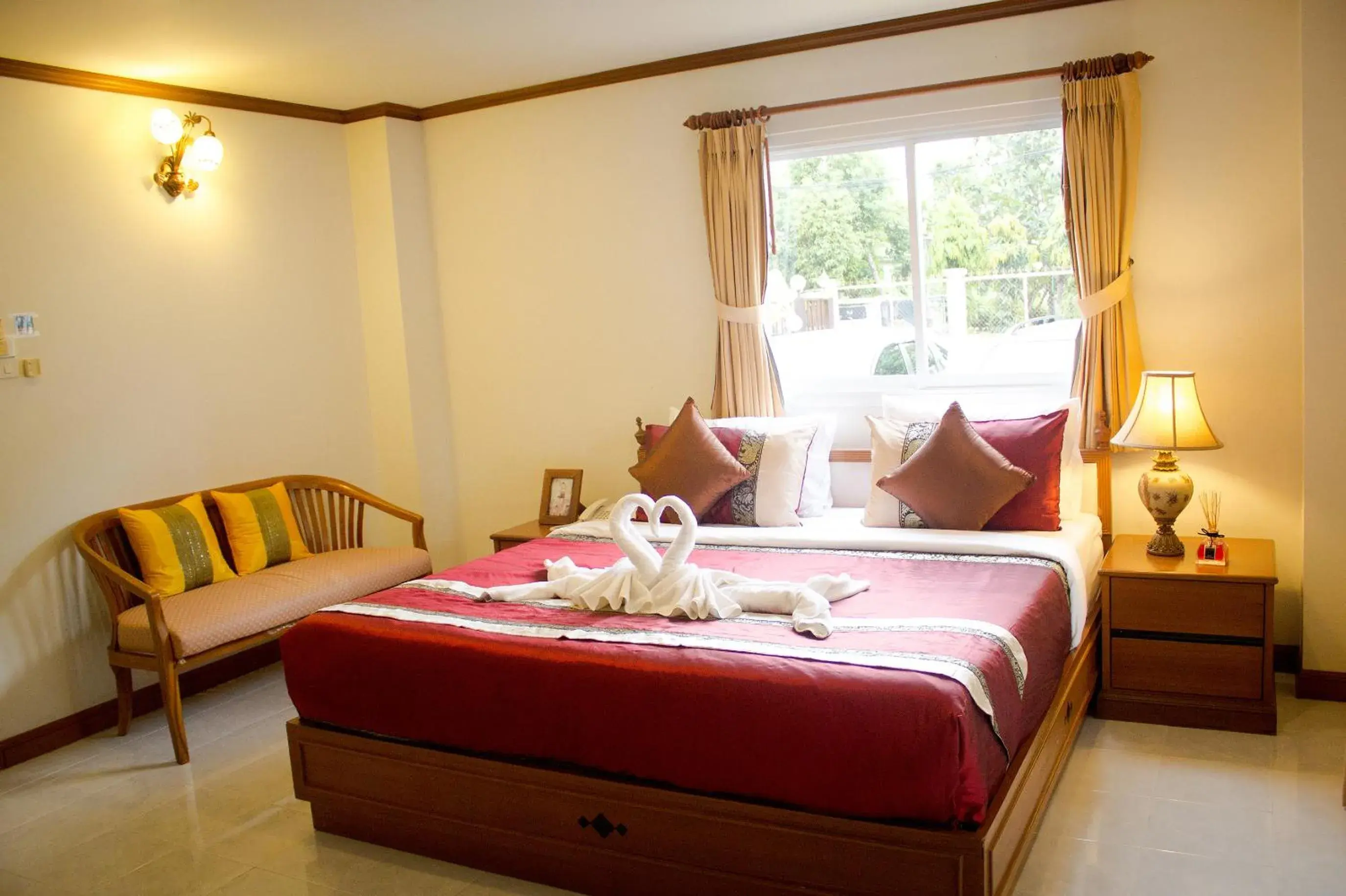 Property building, Bed in Hua Hin White Villa Hotel - SHA Certified Property building, Bed in Hua Hin White Villa Hotel - SHA Certified