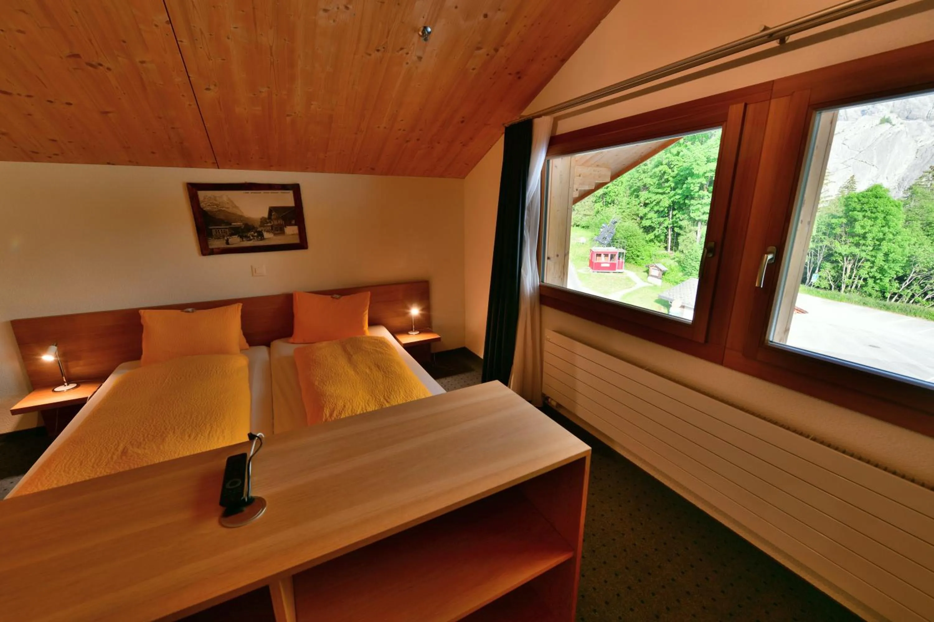 Bedroom, Bed in Hotel Wetterhorn