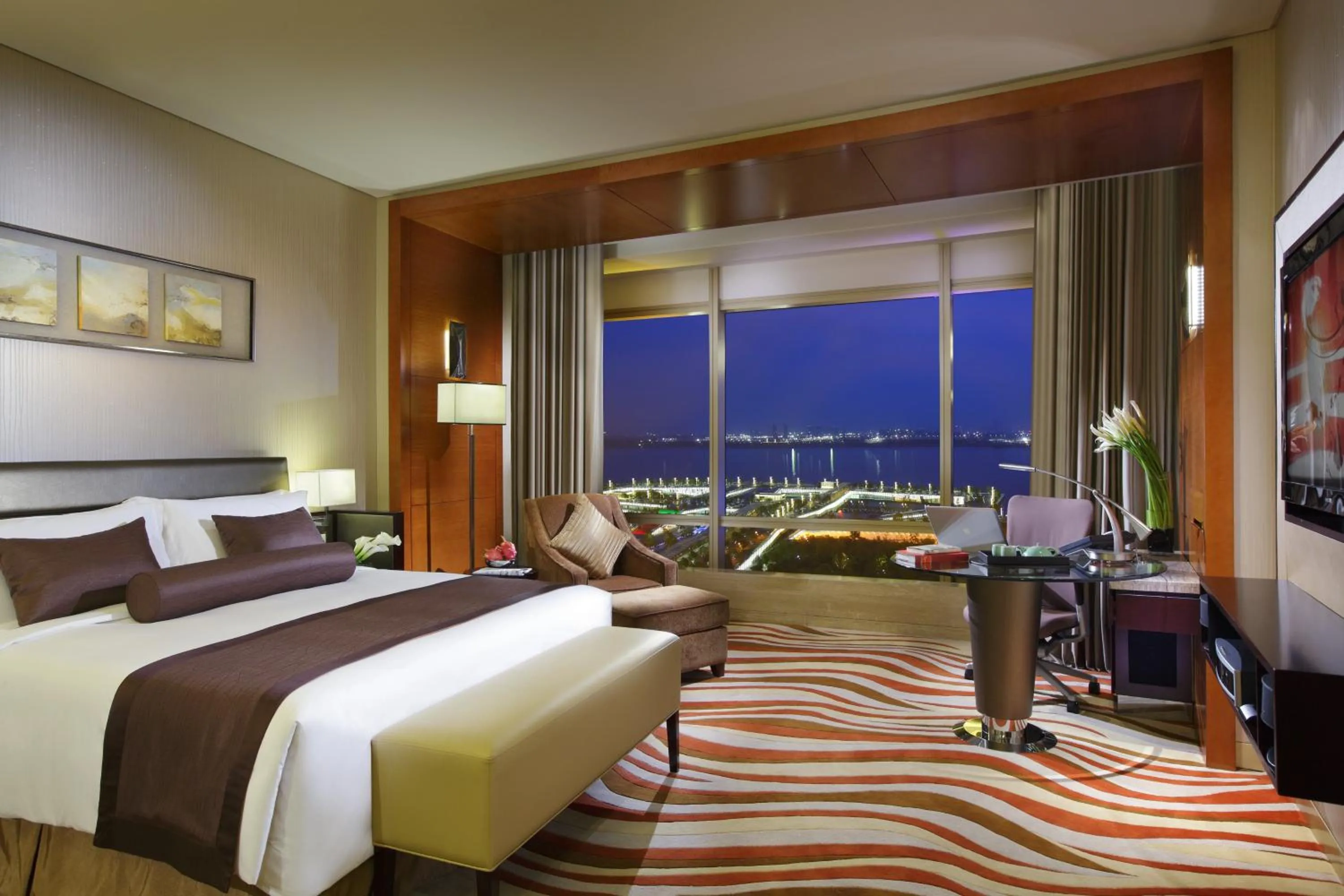 Photo of the whole room, Bed in InterContinental Hangzhou ICC by IHG