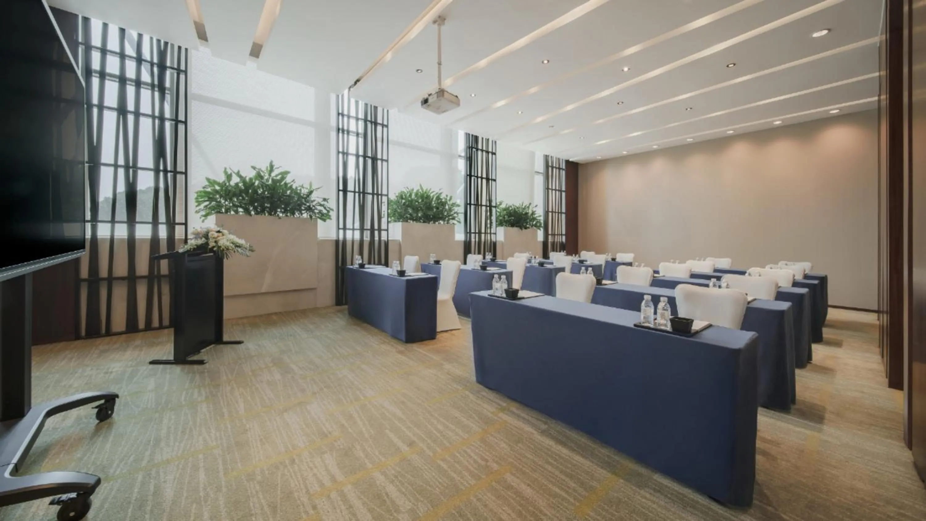 Meeting/conference room in InterContinental Suzhou Hotel by IHG