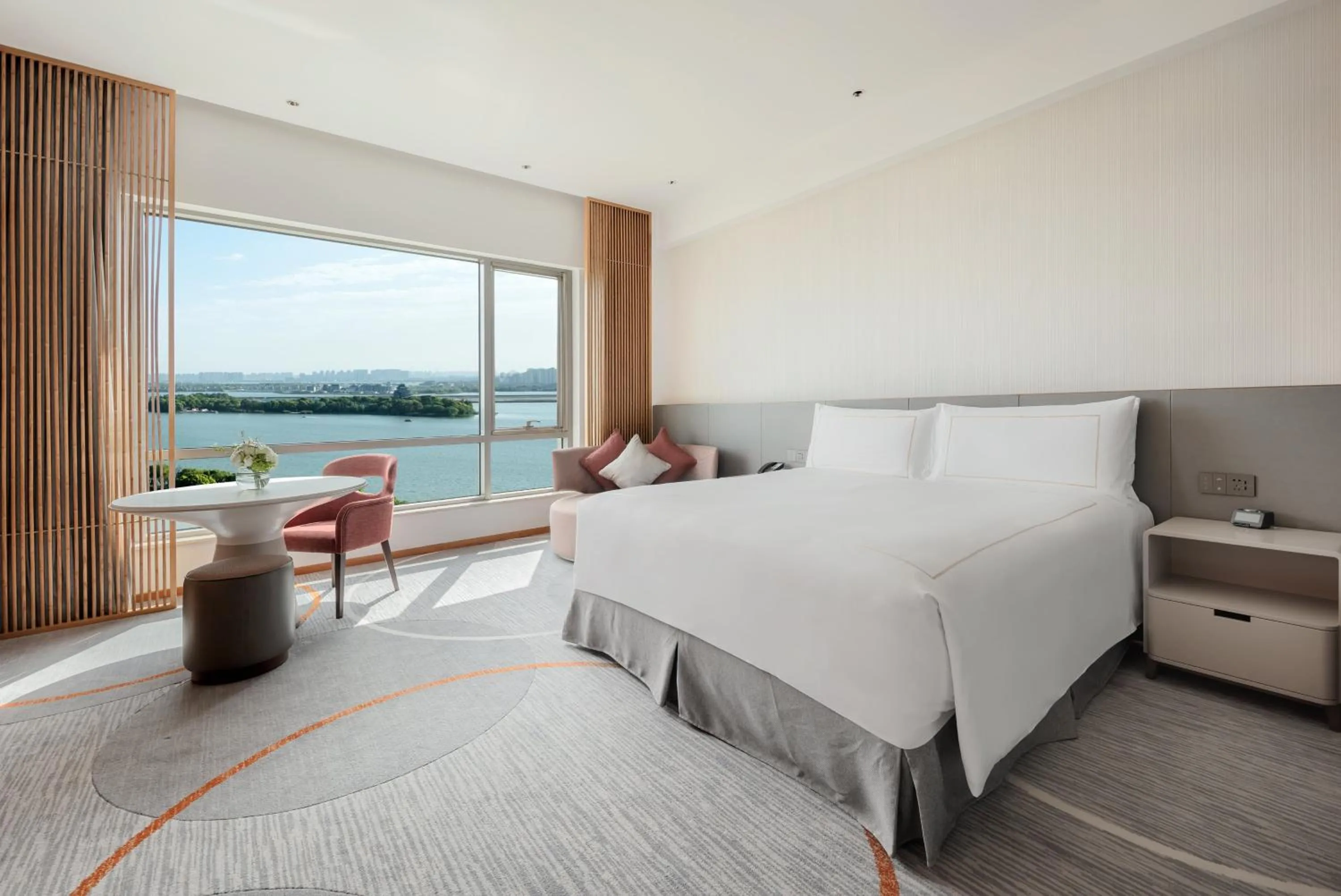 Photo of the whole room, Bed in InterContinental Suzhou Hotel by IHG