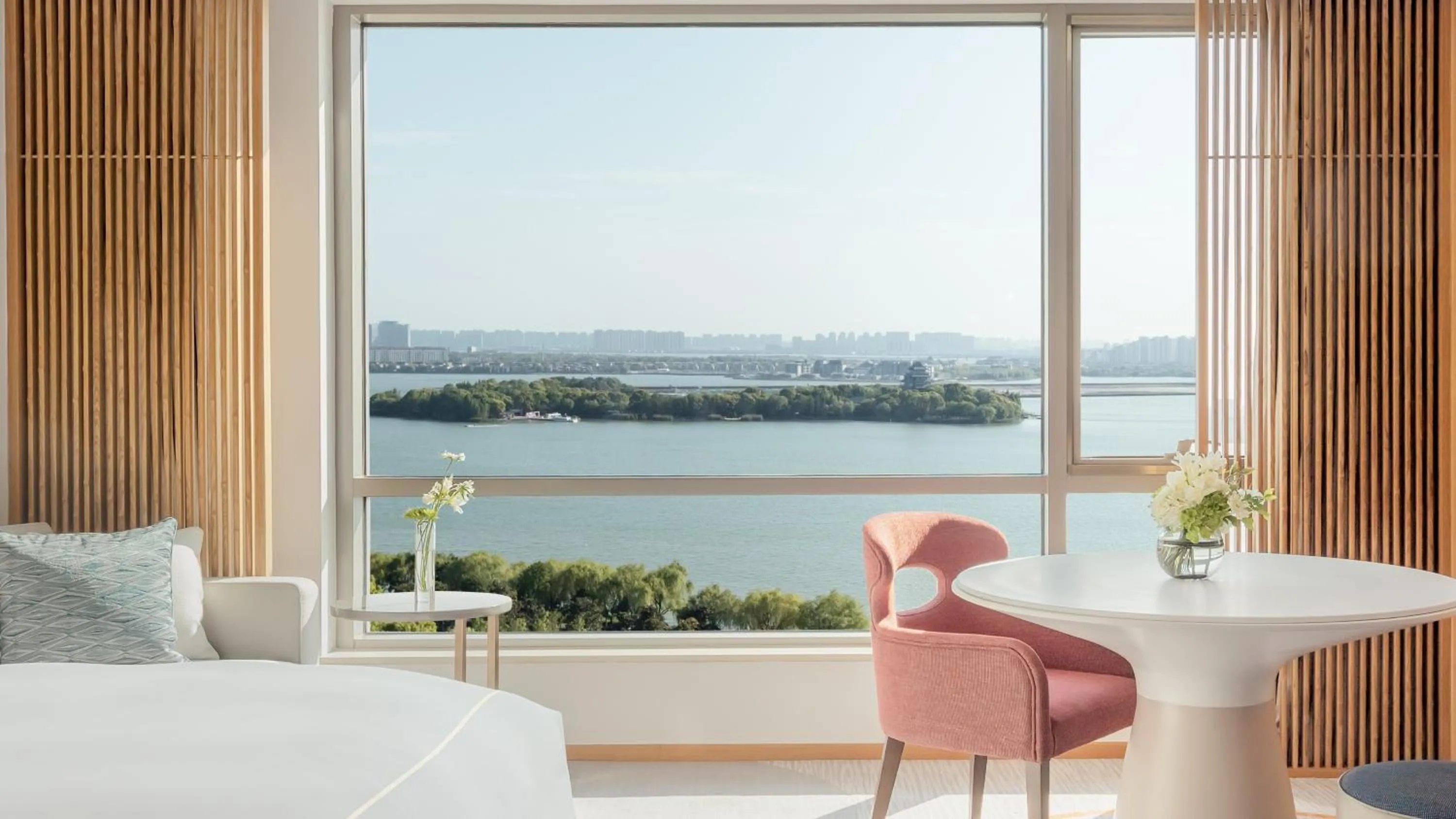 Photo of the whole room, Bed in InterContinental Suzhou Hotel by IHG