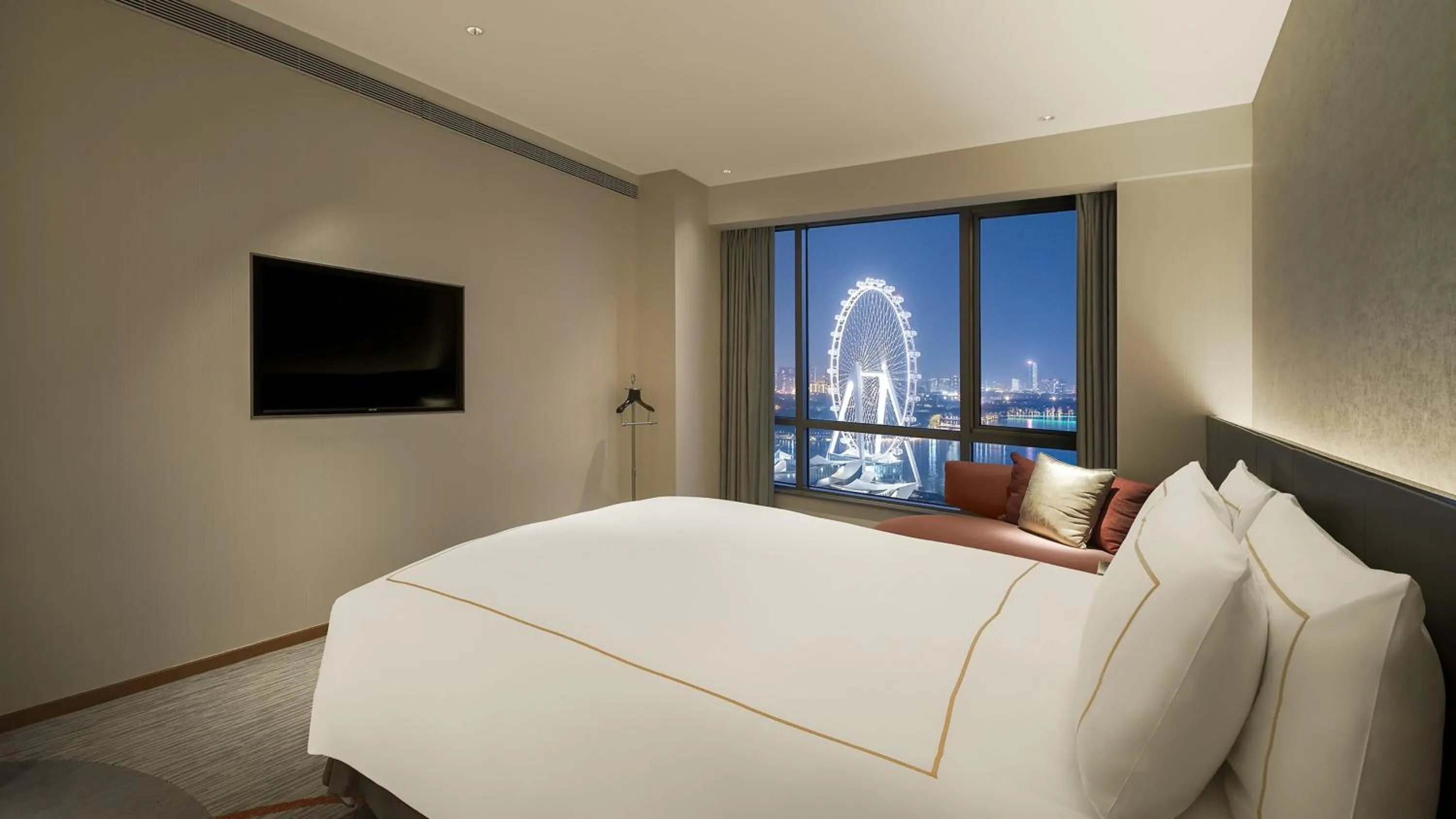 Bedroom, Bed in InterContinental Suzhou Hotel by IHG