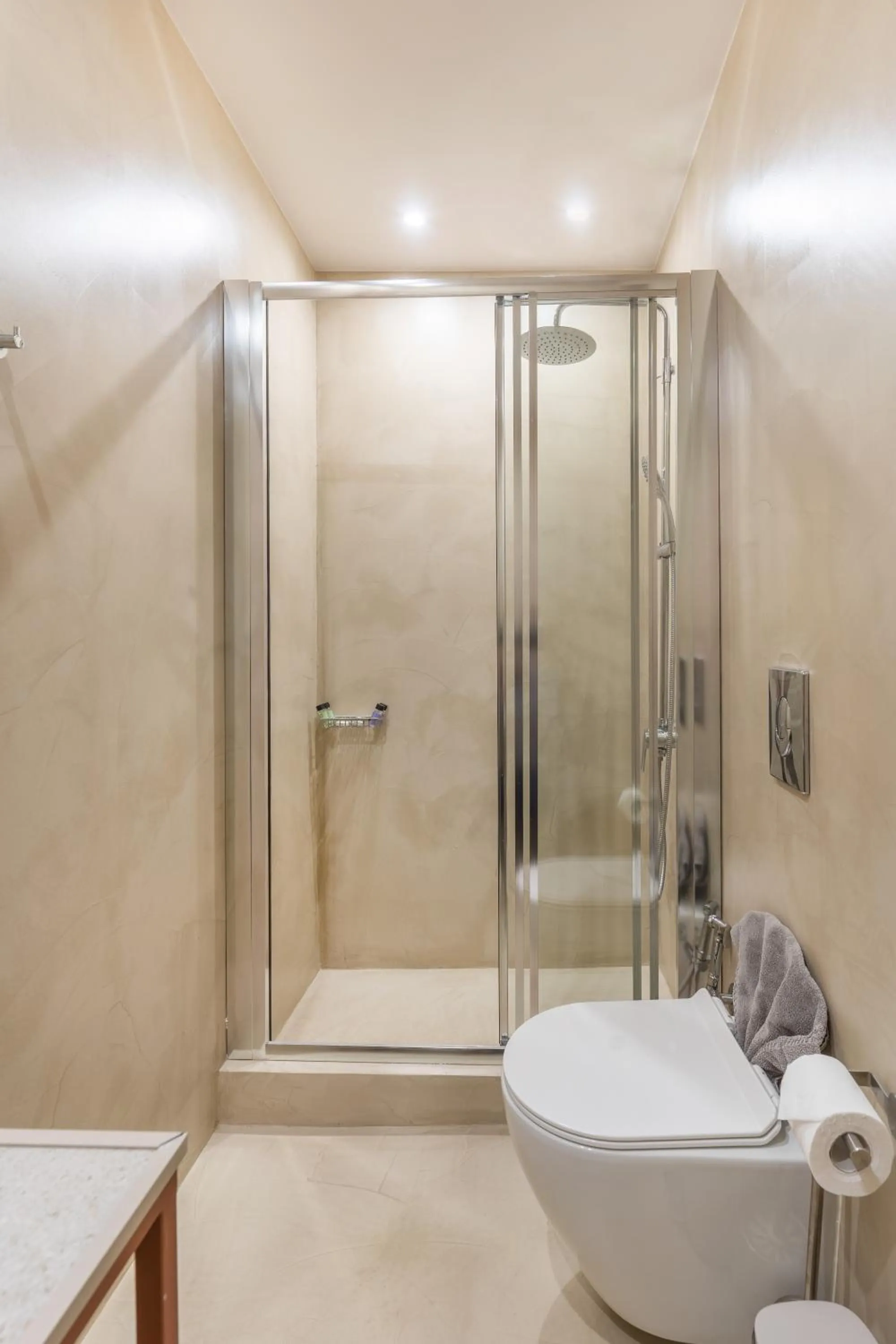 Shower in Camara Residence