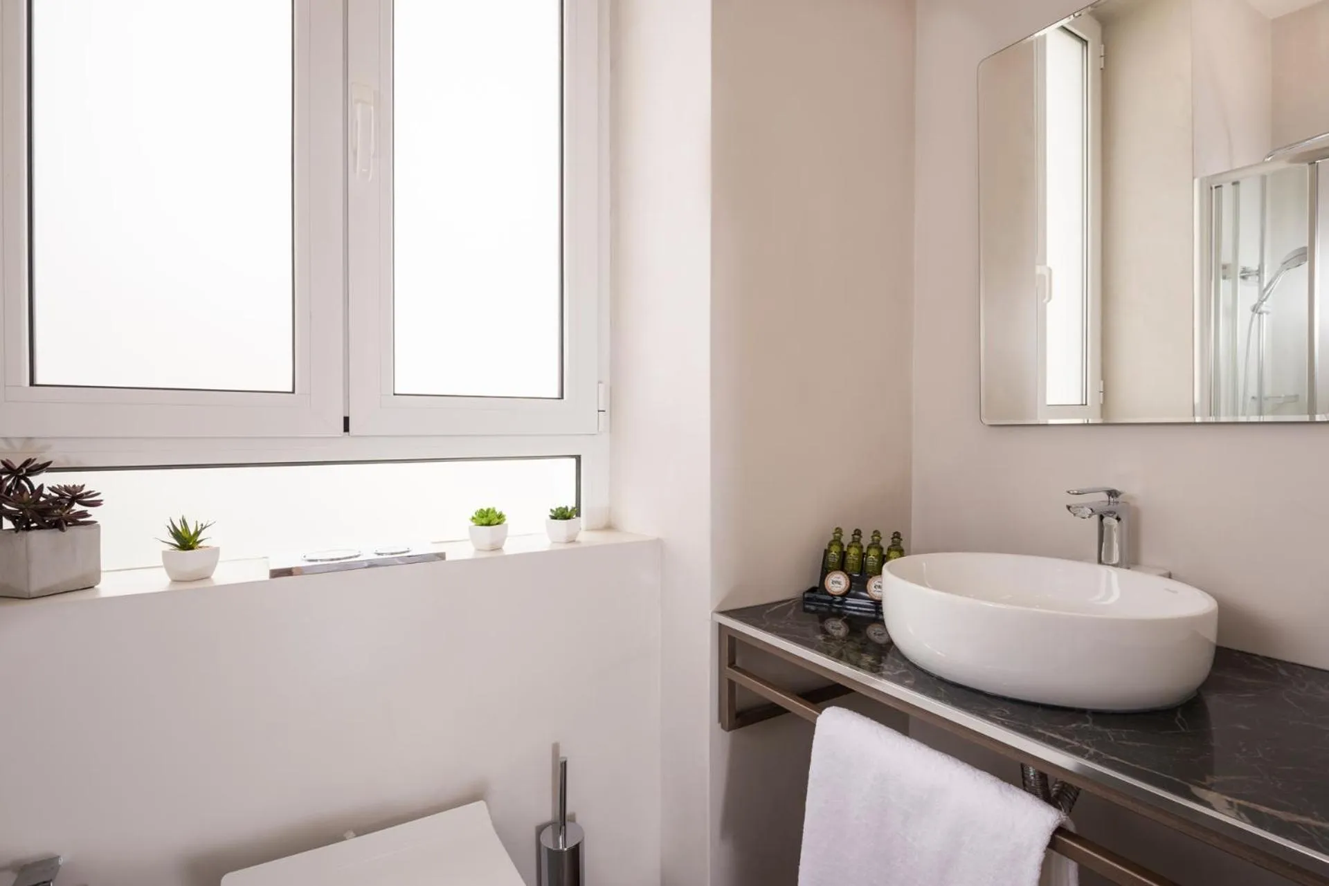 Bathroom in Camara Residence