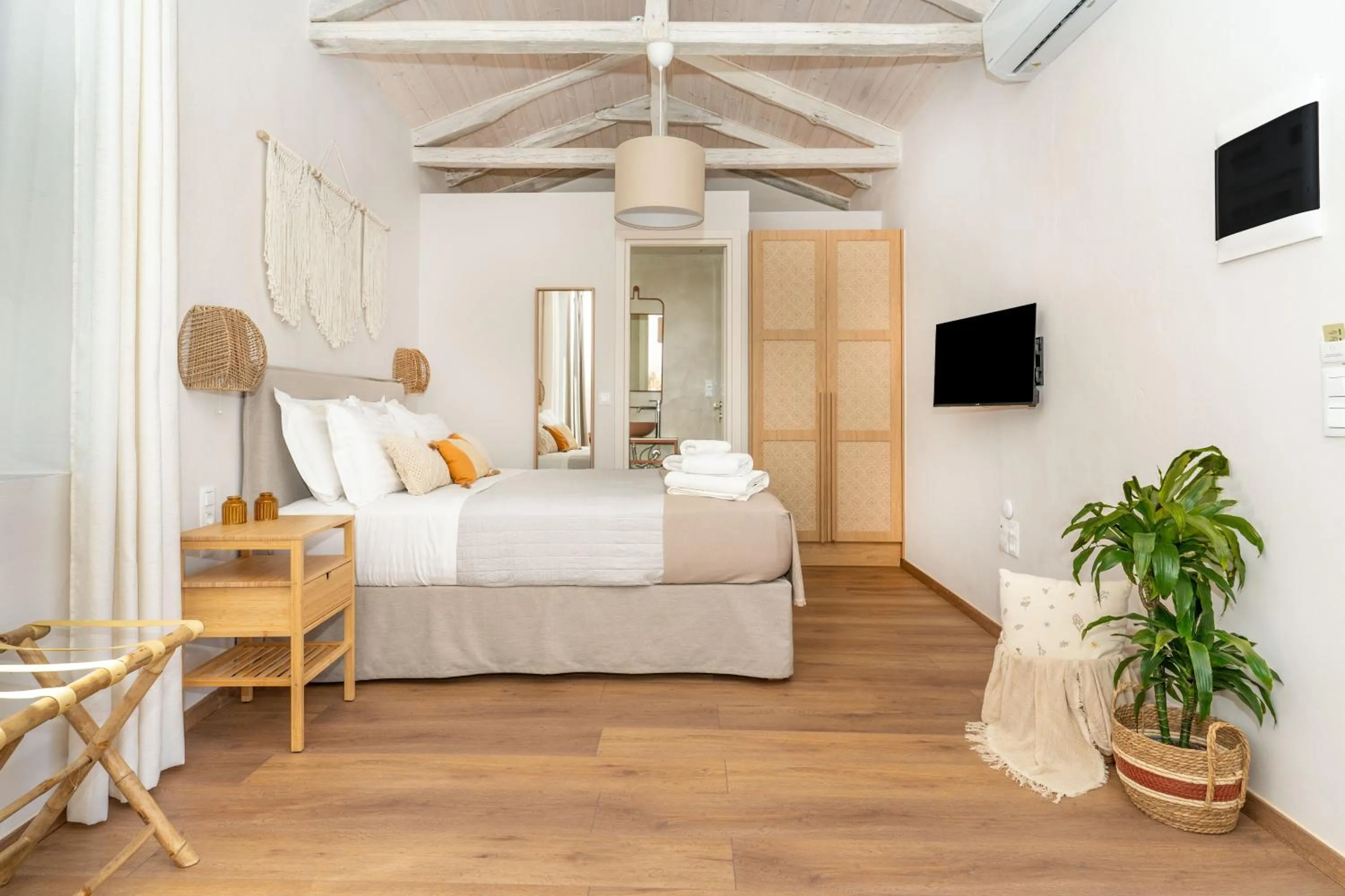 Bed in Camara Residence