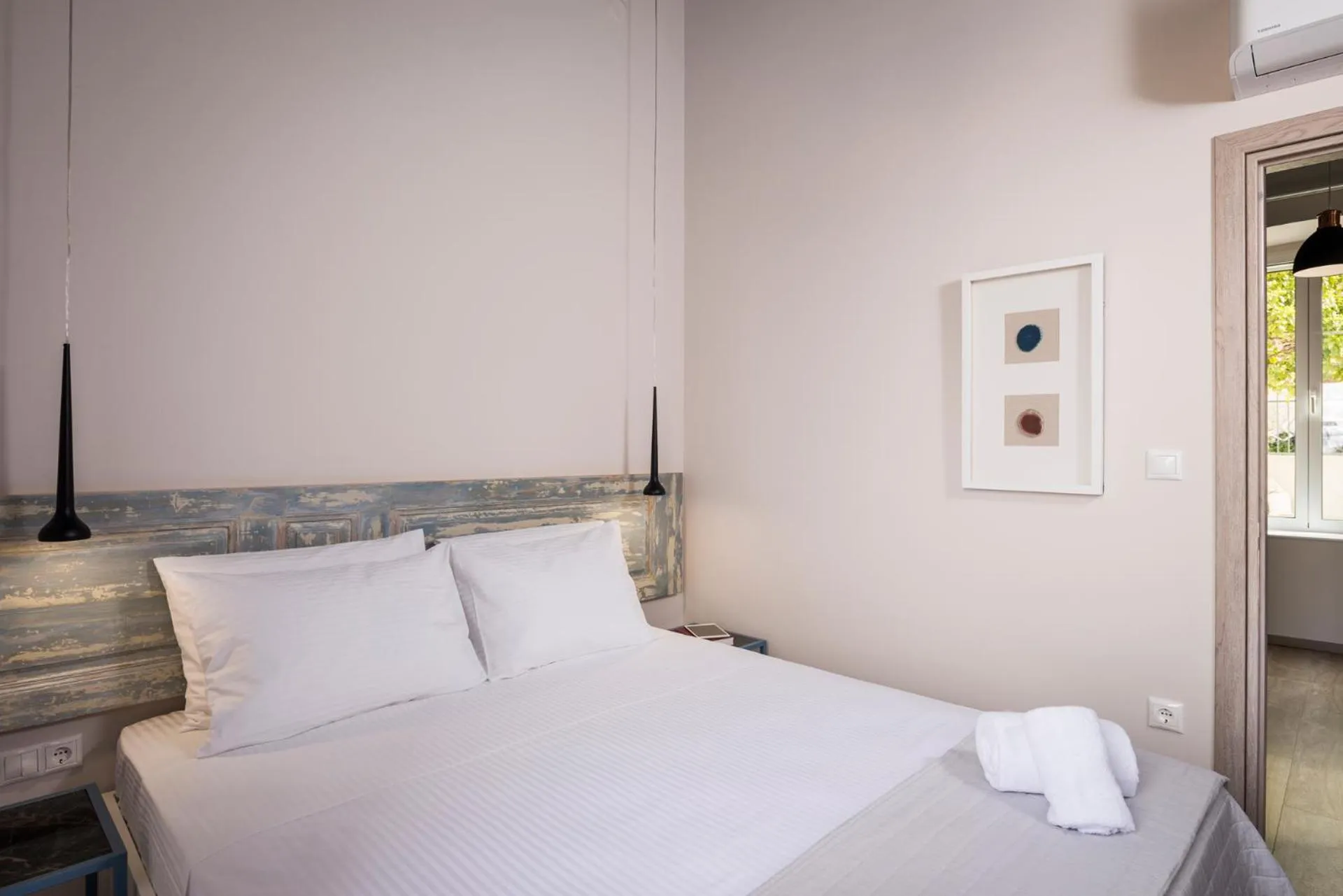 Bed in Camara Residence