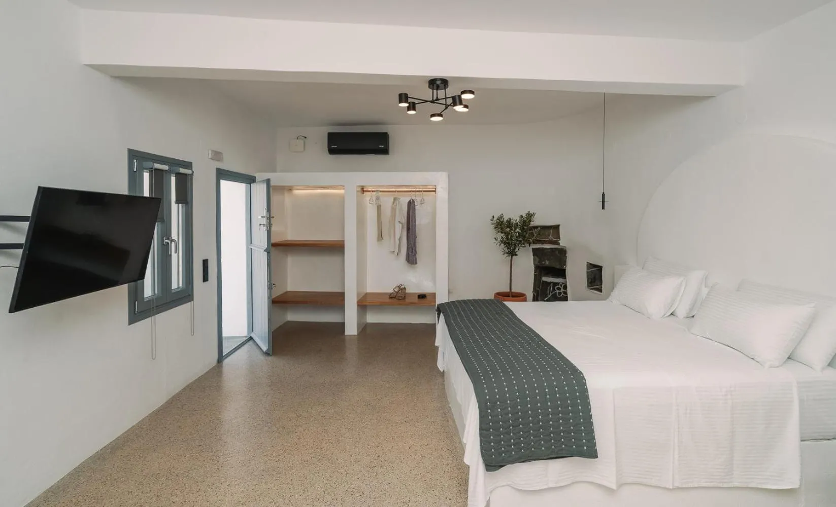 Bed in Cape Napos