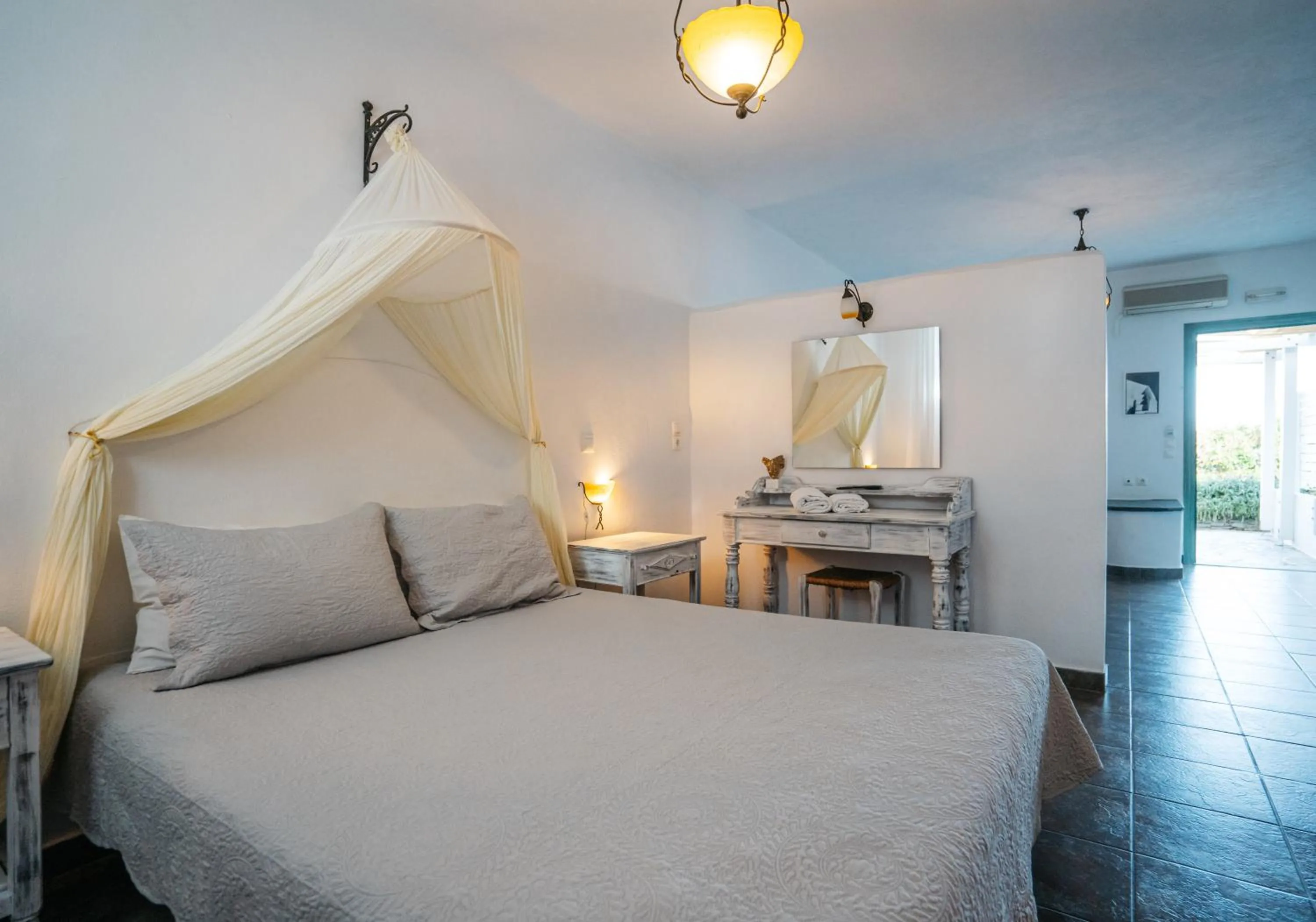 Bedroom, Bed in Cape Napos