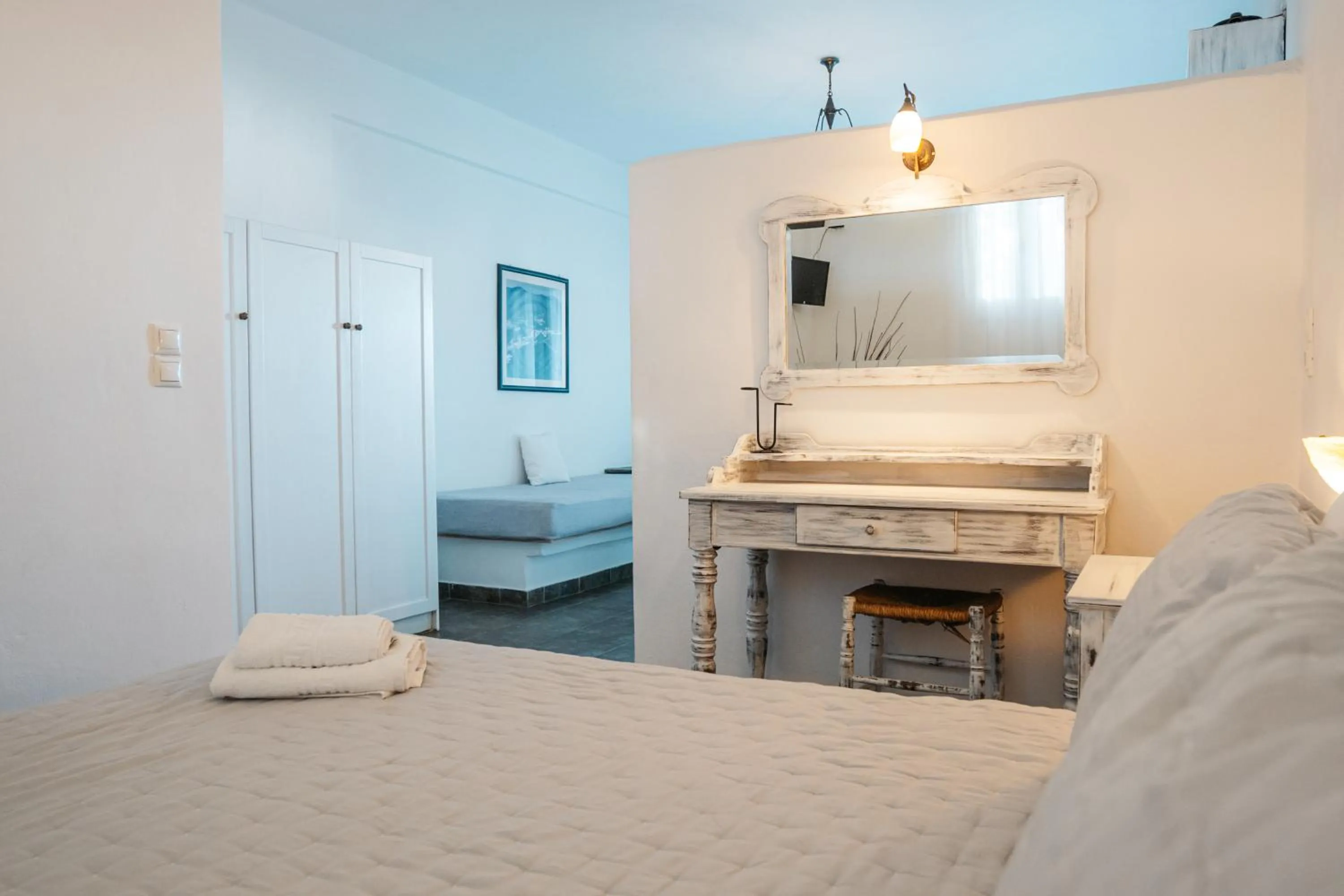 Photo of the whole room, Bed in Cape Napos