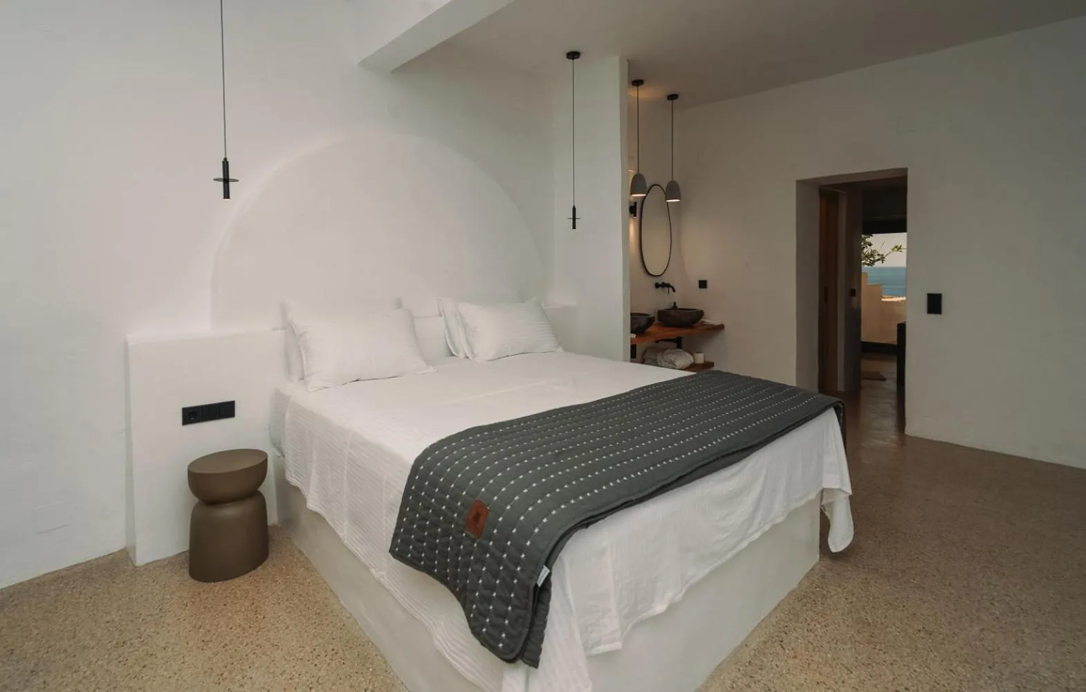 Bathroom, Bed in Cape Napos