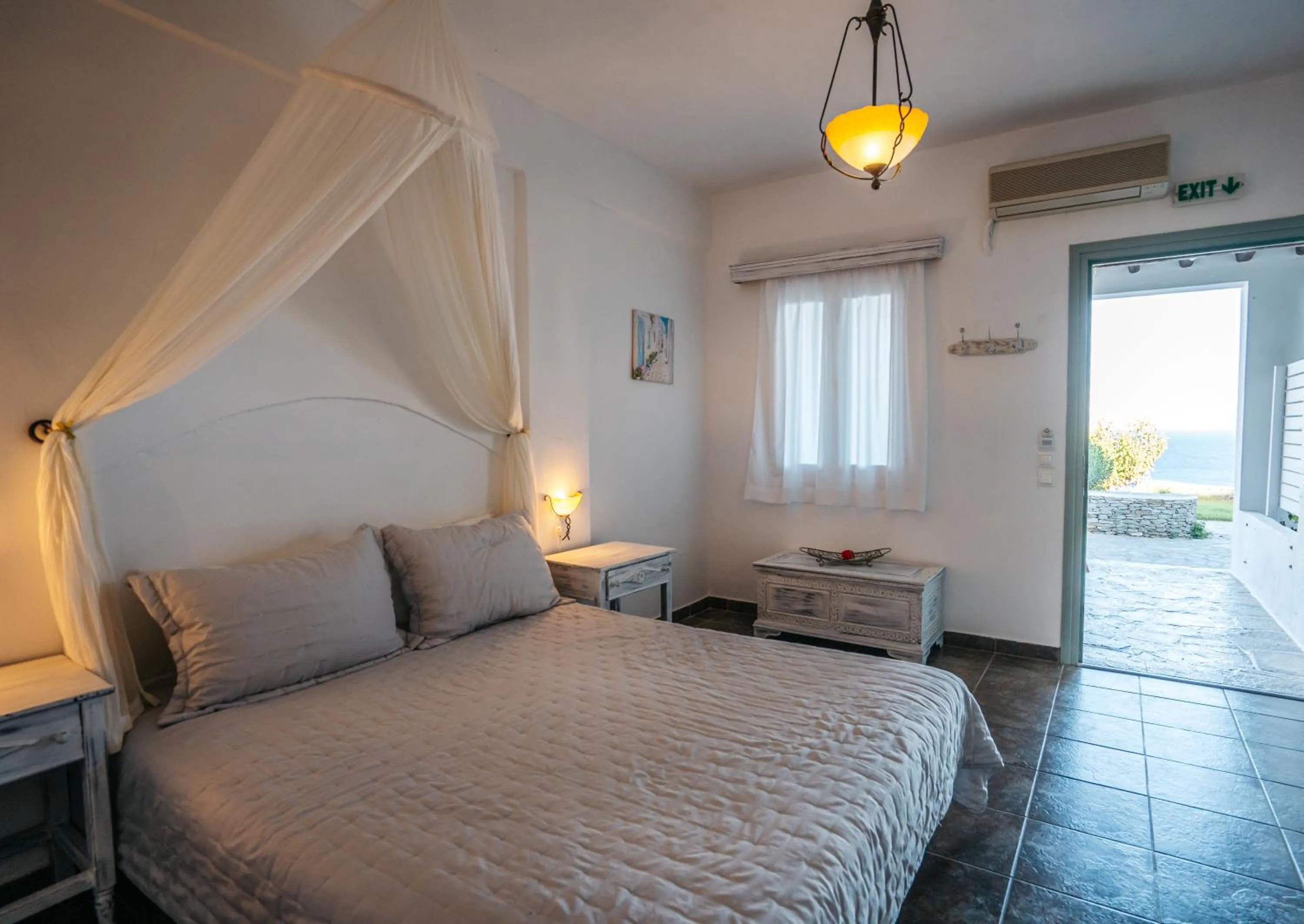 Photo of the whole room, Bed in Cape Napos