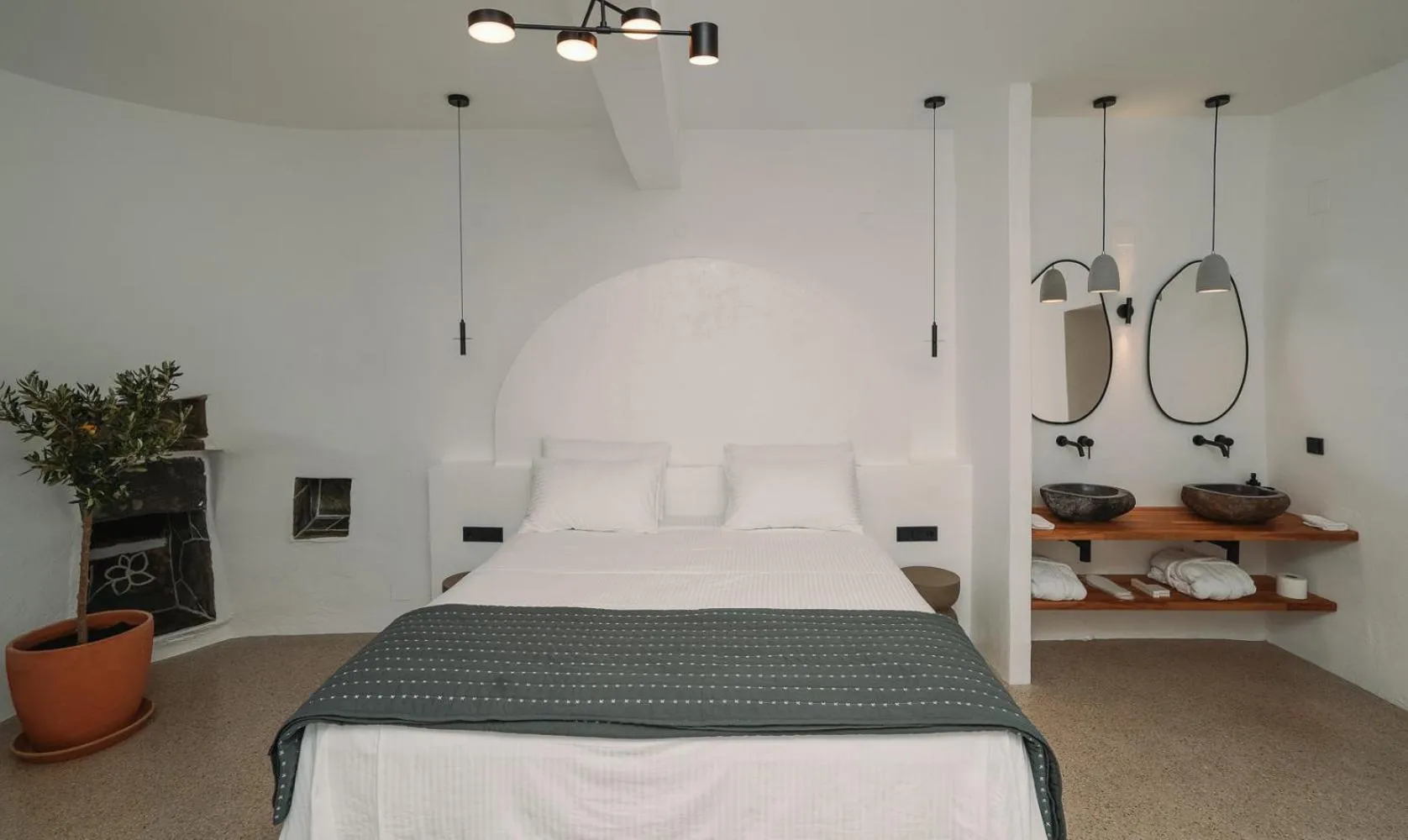 Bed in Cape Napos