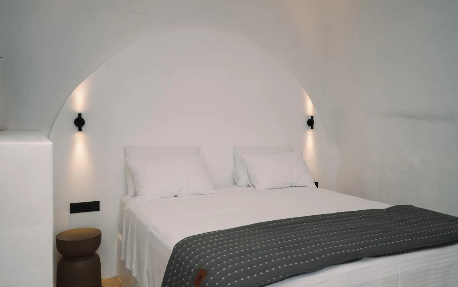 Bed in Cape Napos