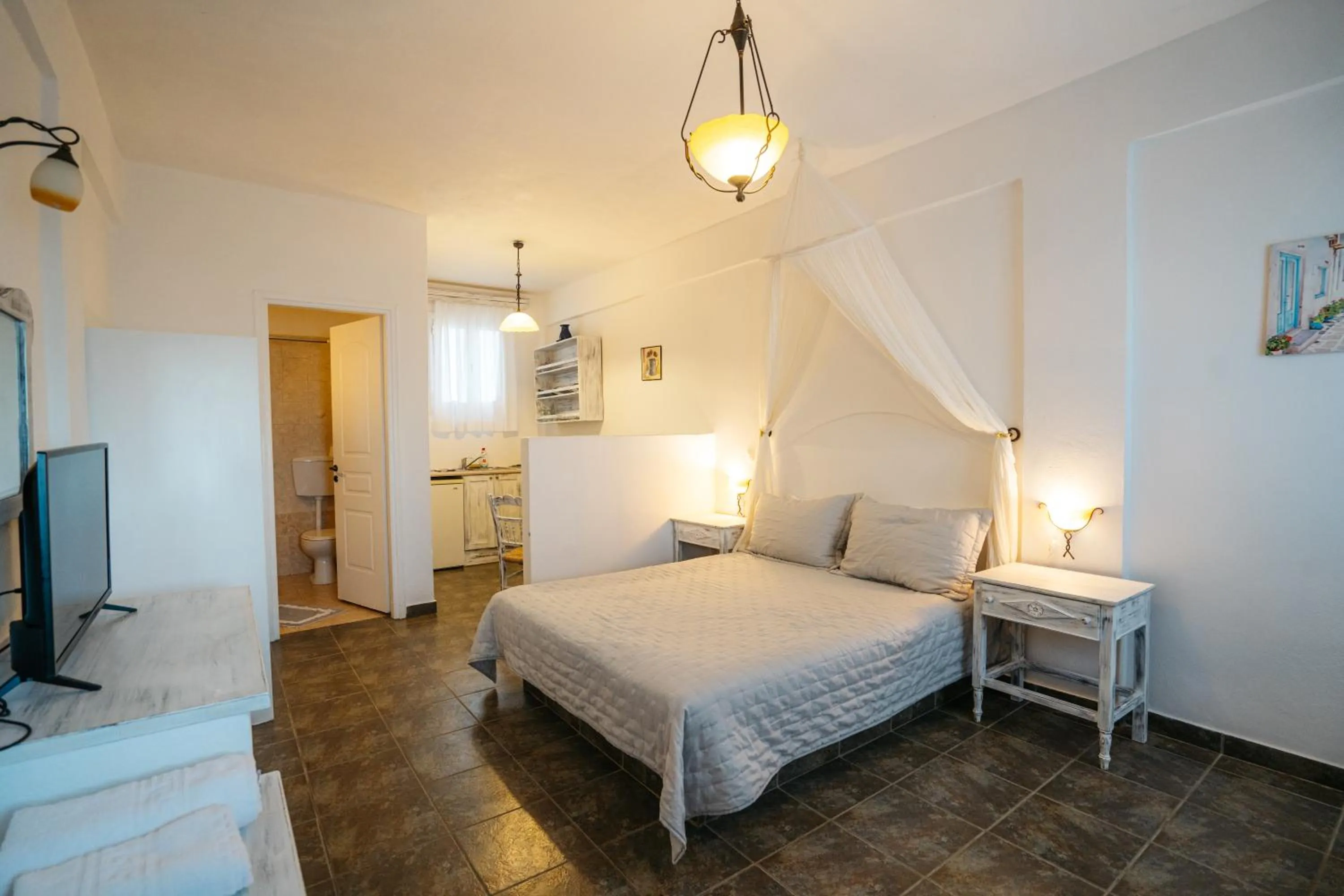 Photo of the whole room, Bed in Cape Napos