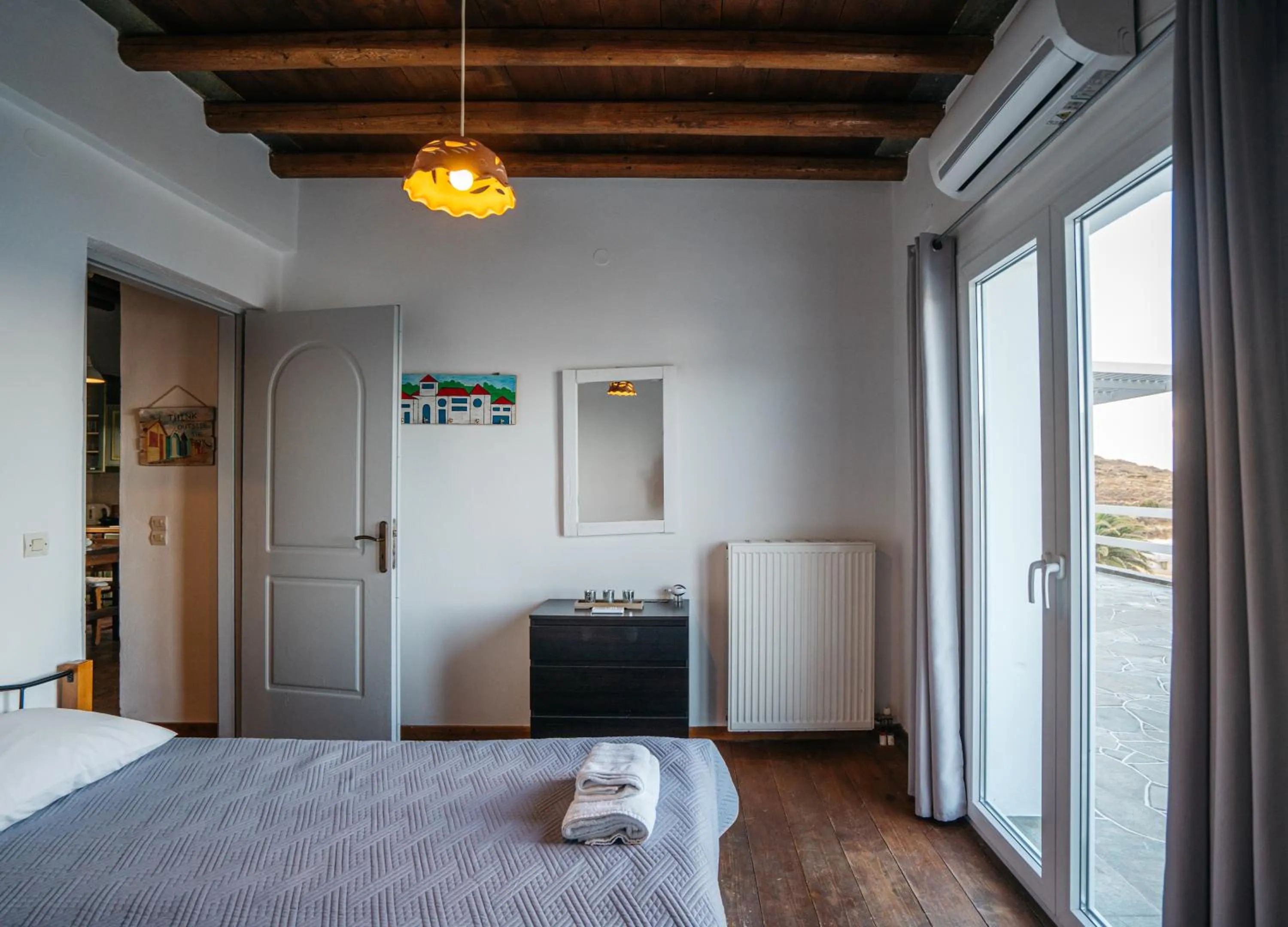 Photo of the whole room, Bed in Cape Napos
