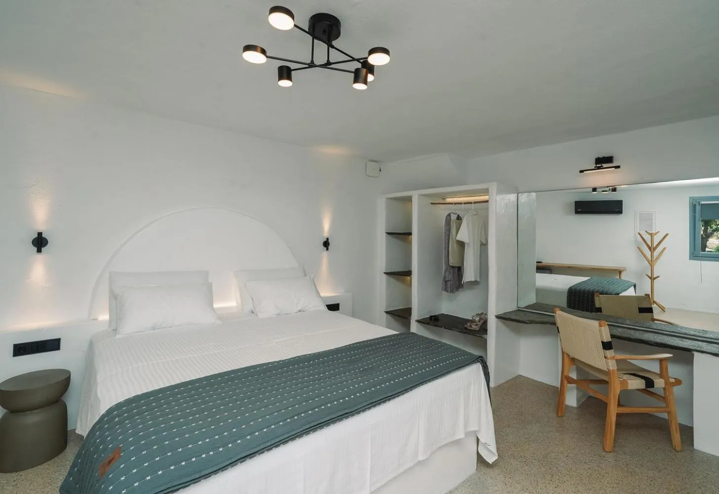 Bed in Cape Napos