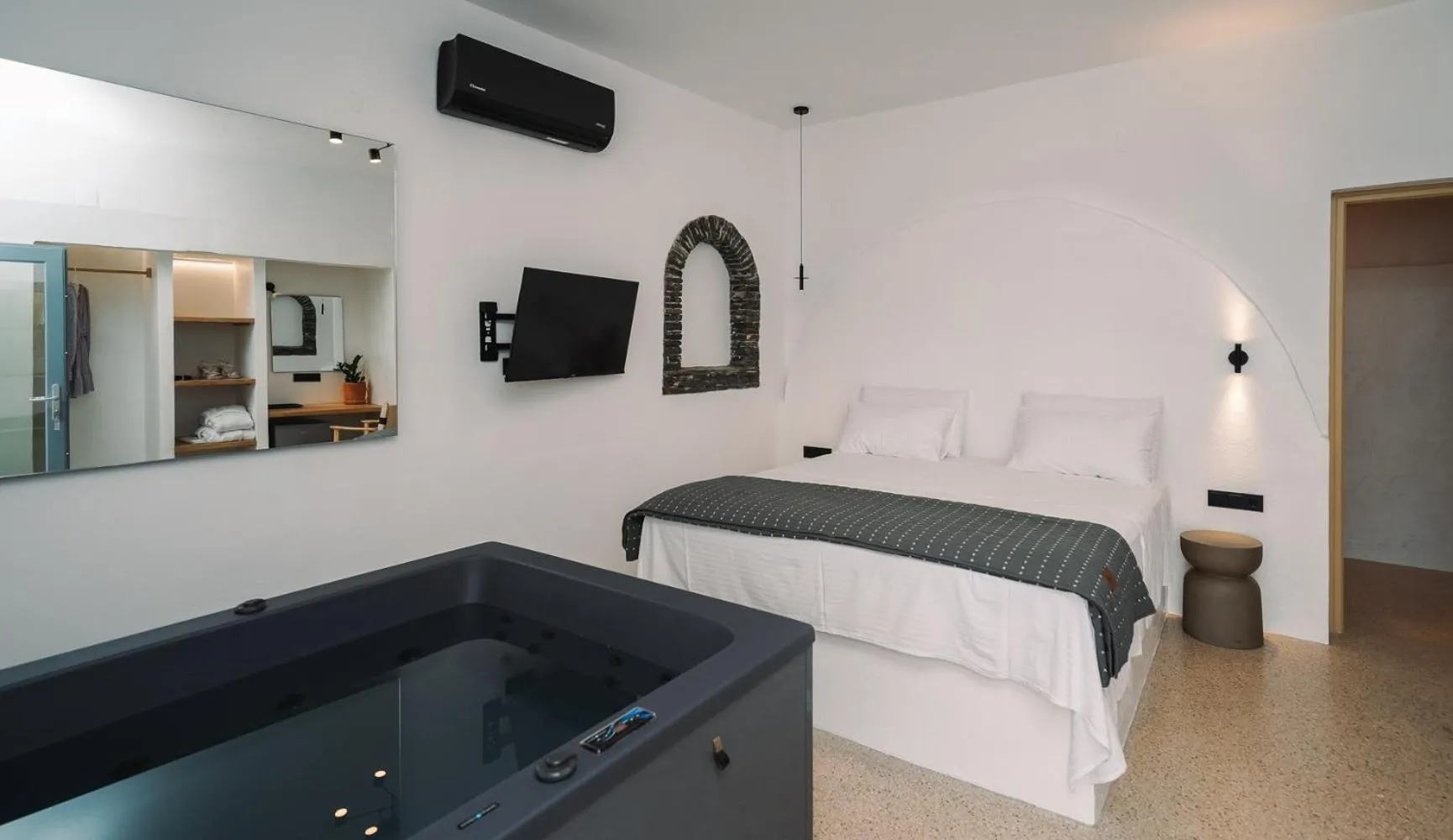 Bed in Cape Napos
