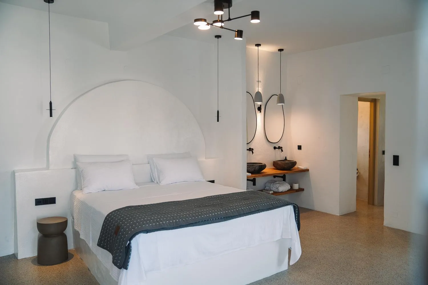 Bathroom, Bed in Cape Napos