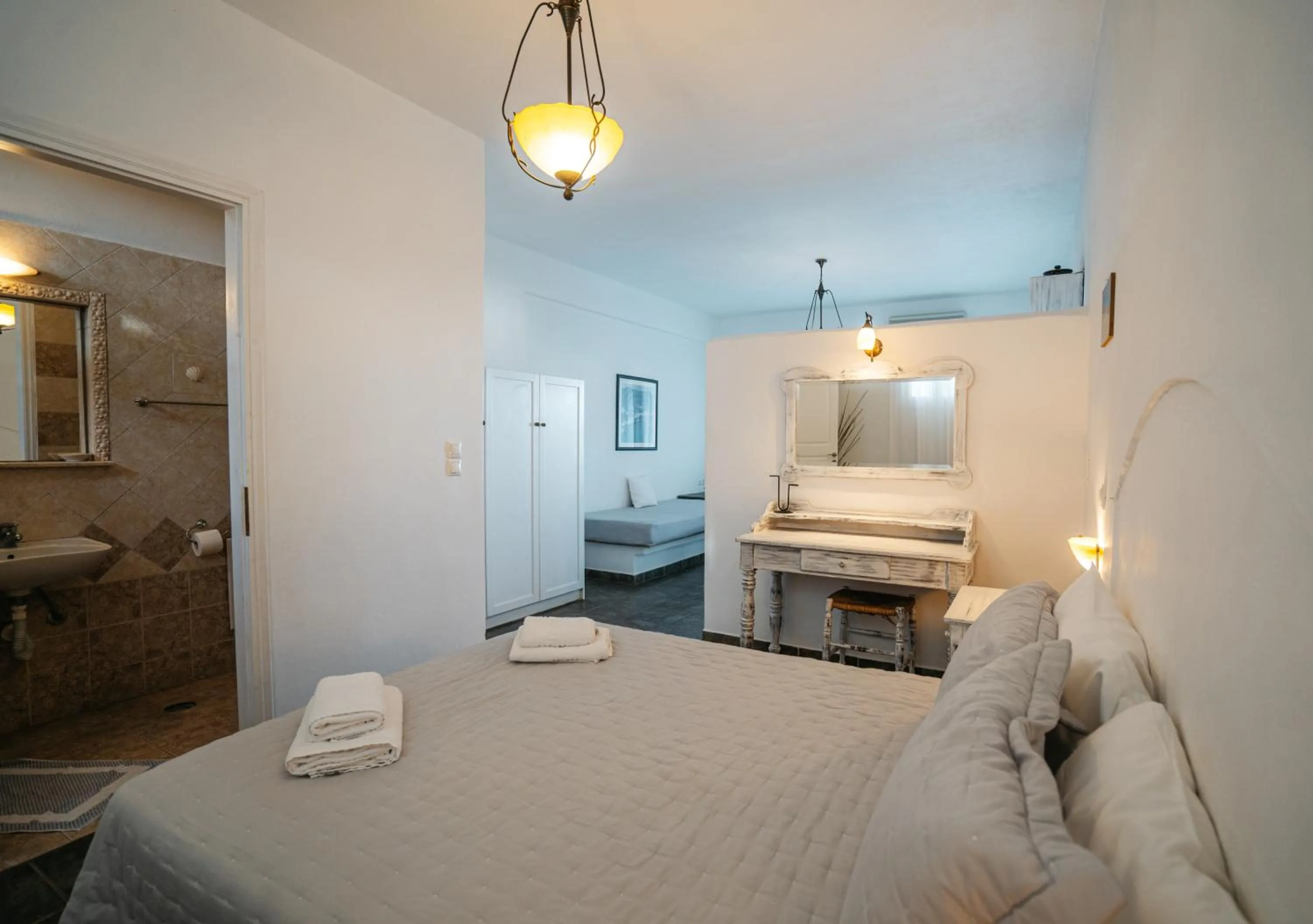 Photo of the whole room, Bed in Cape Napos
