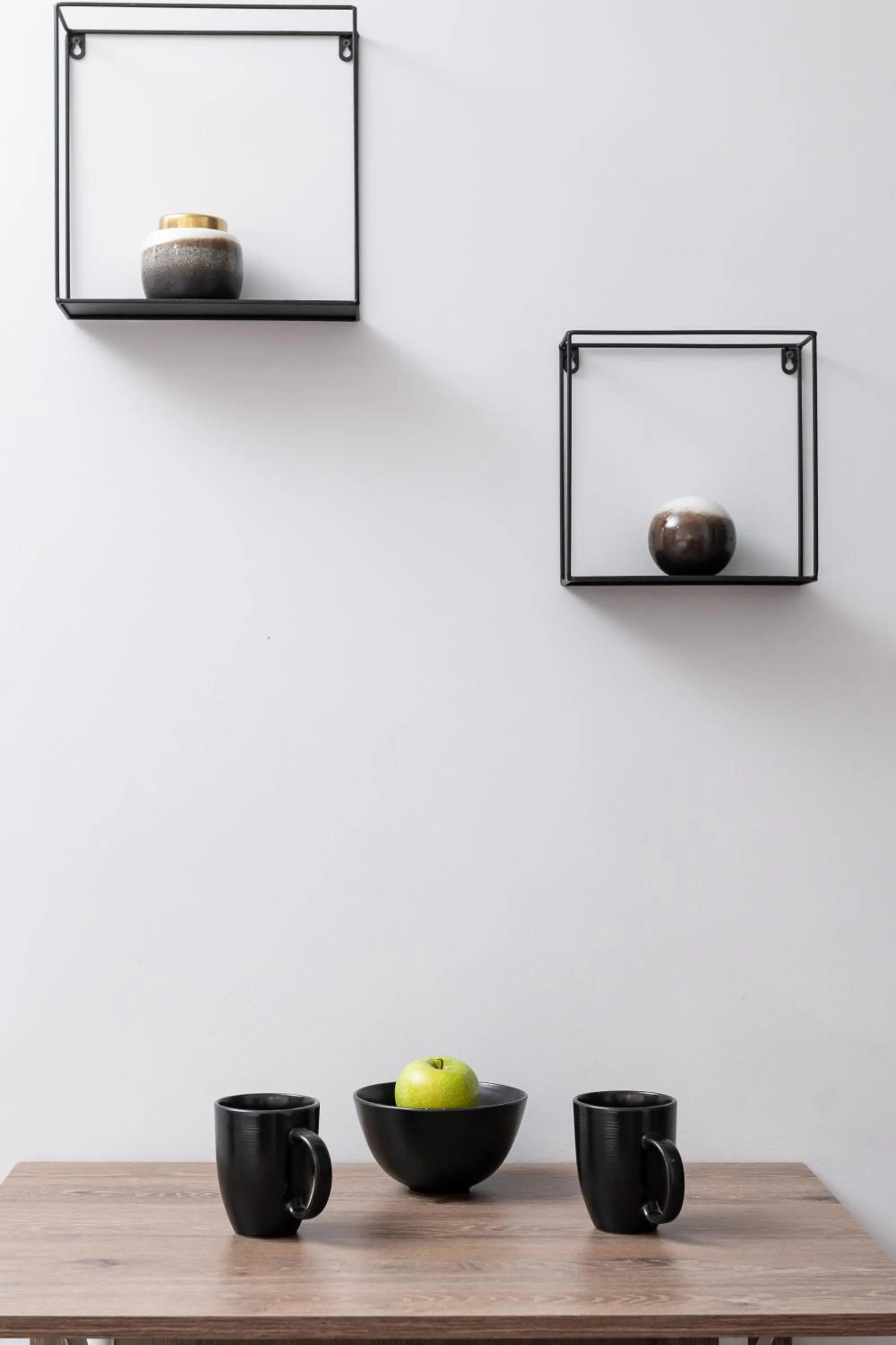 Decorative detail in Enattica Monastiraki Living