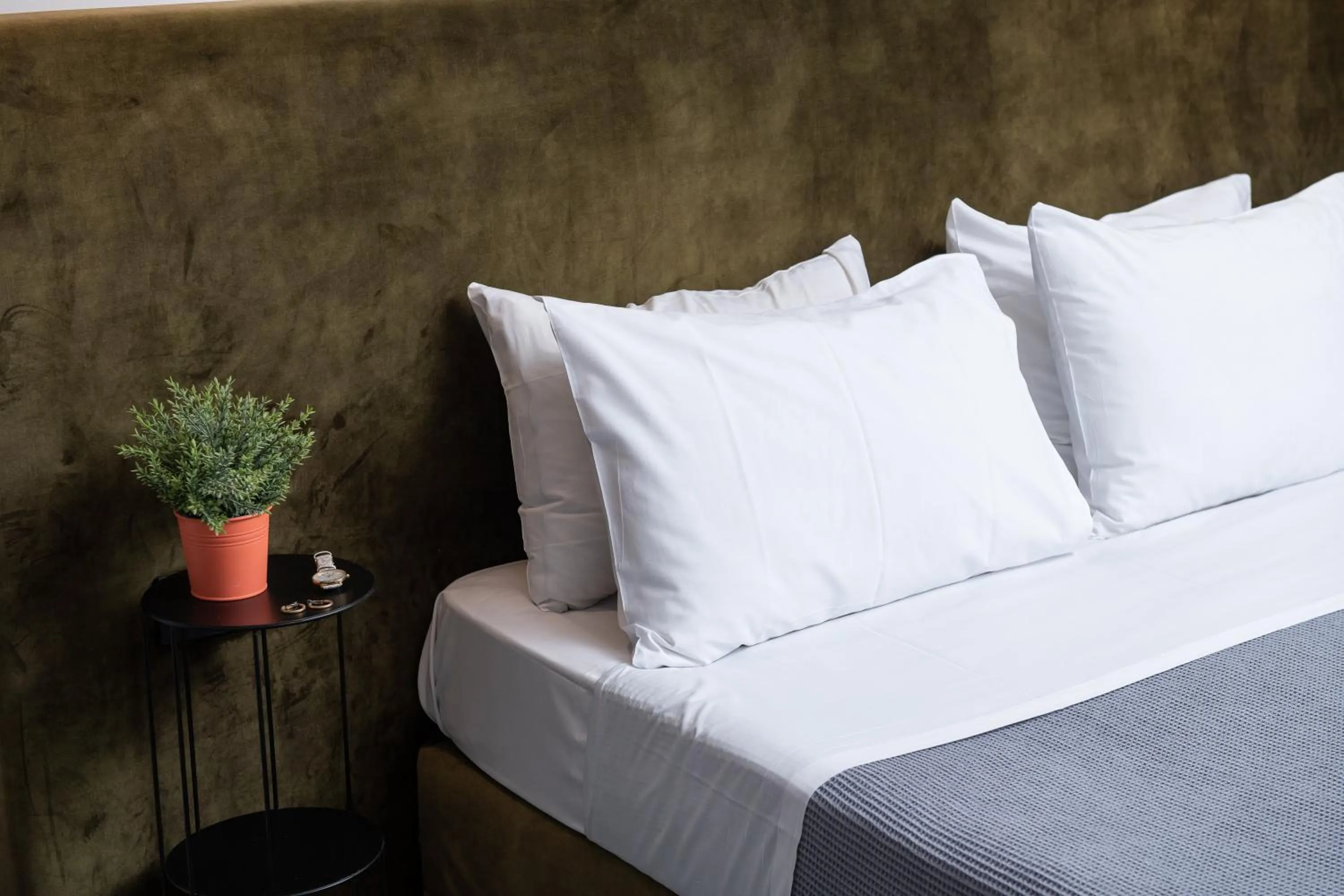 Bed in Enattica Monastiraki Living