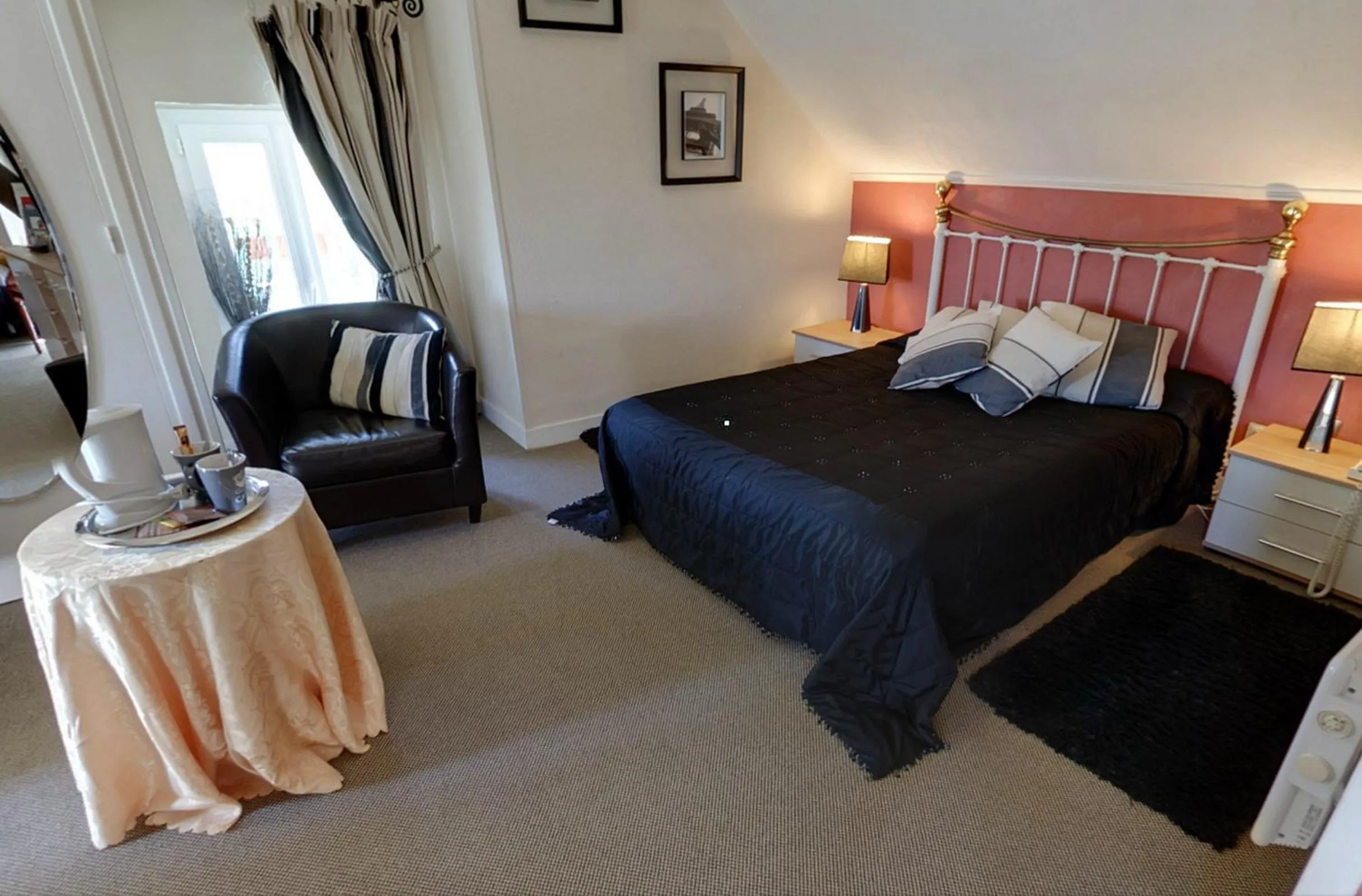 Day, Bed in Les Etangs de Guibert