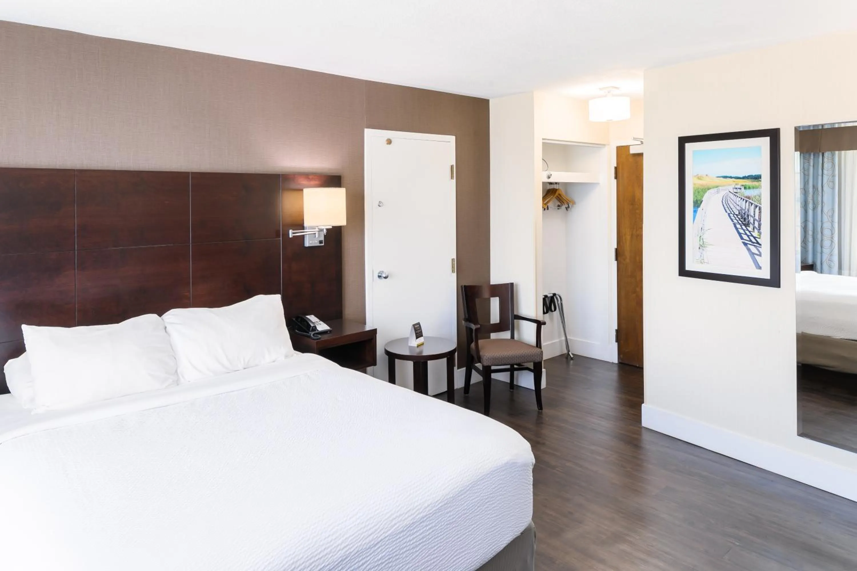 Bedroom, Bed in Rodd Royalty