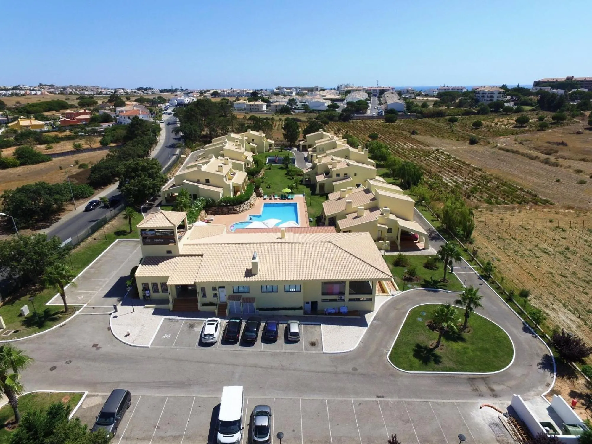 Swimming pool in Glenridge By Albufeira Rental