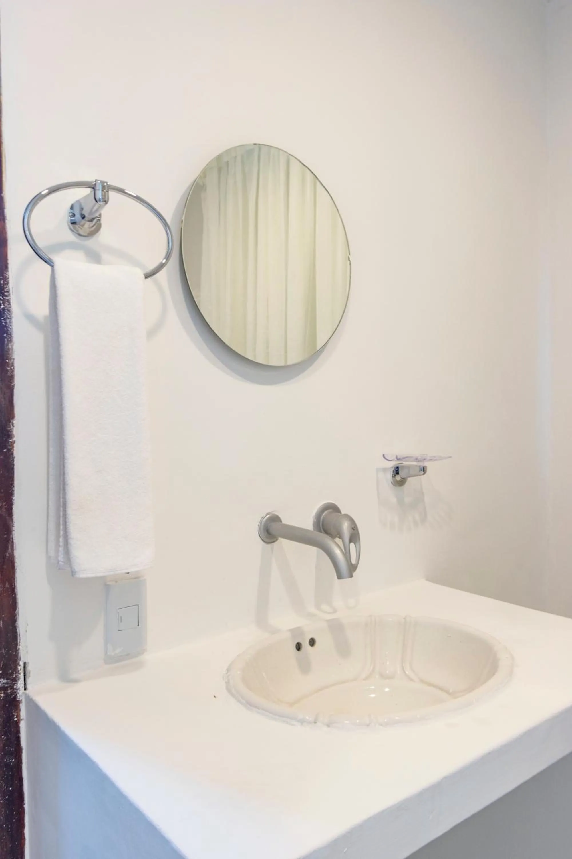 Bathroom in Hotel San Luis Beach House By OxoHotel