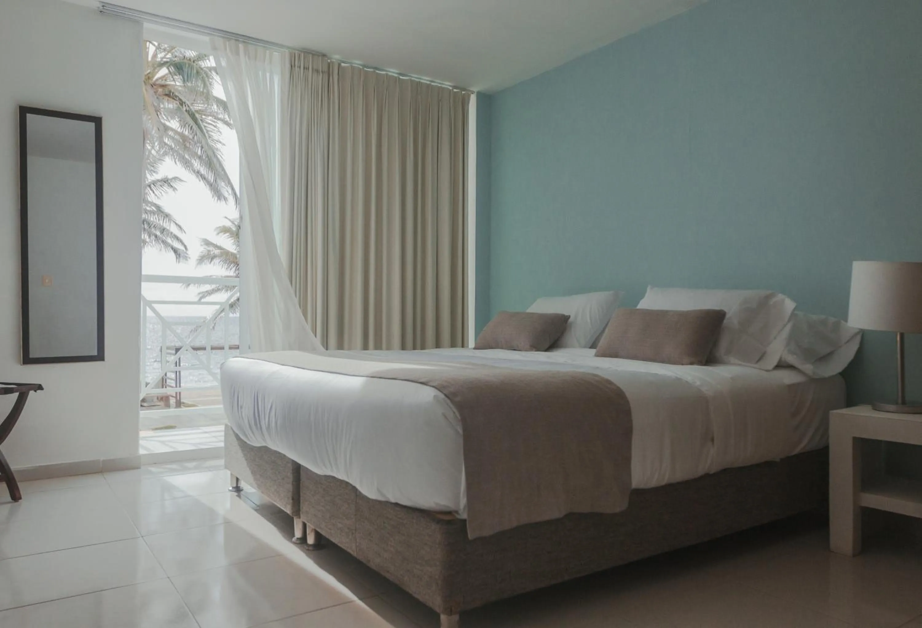 Sea view, Bed in Hotel San Luis Beach House By OxoHotel