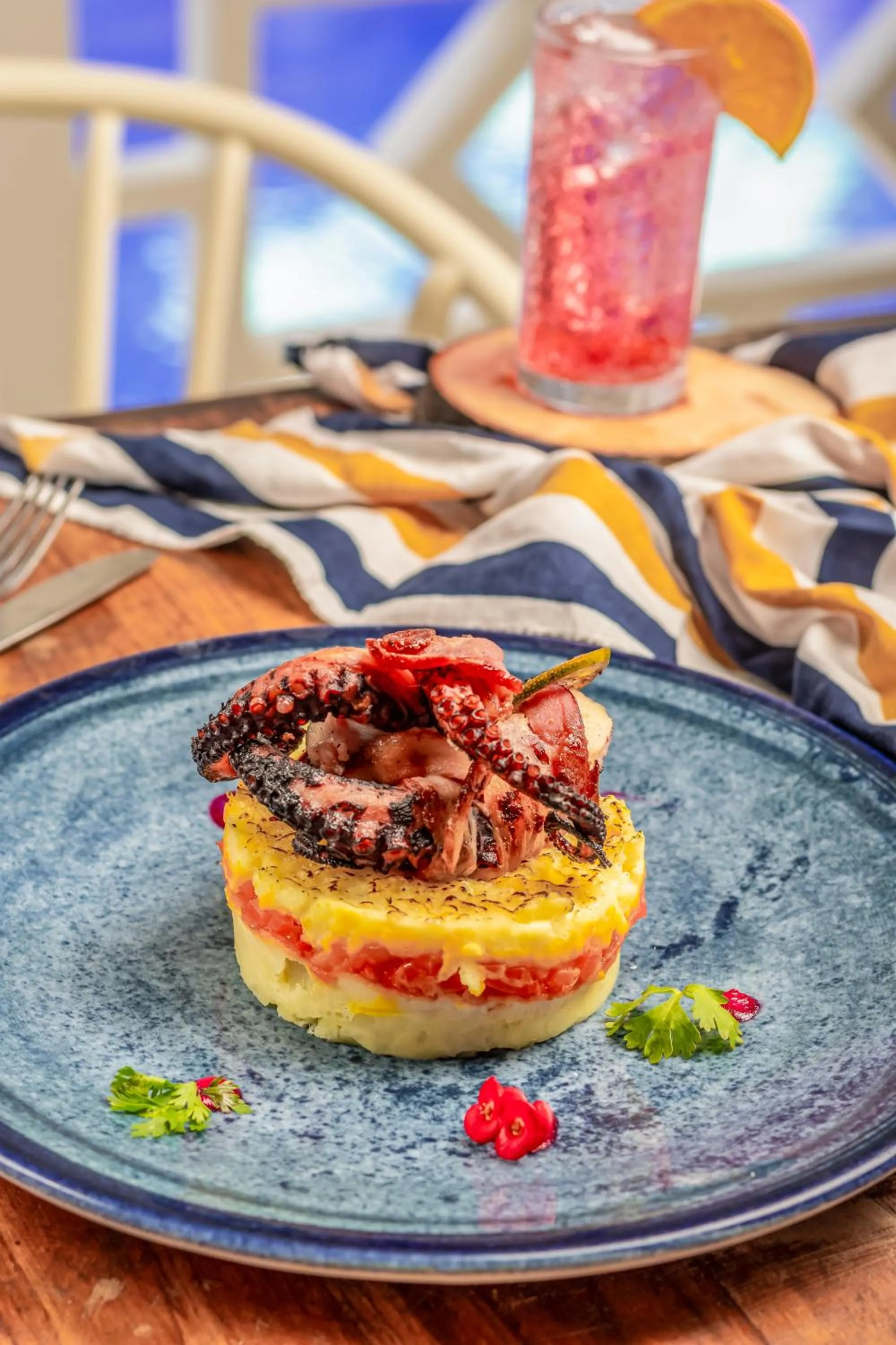 Food and drinks in Hotel San Luis Beach House By OxoHotel