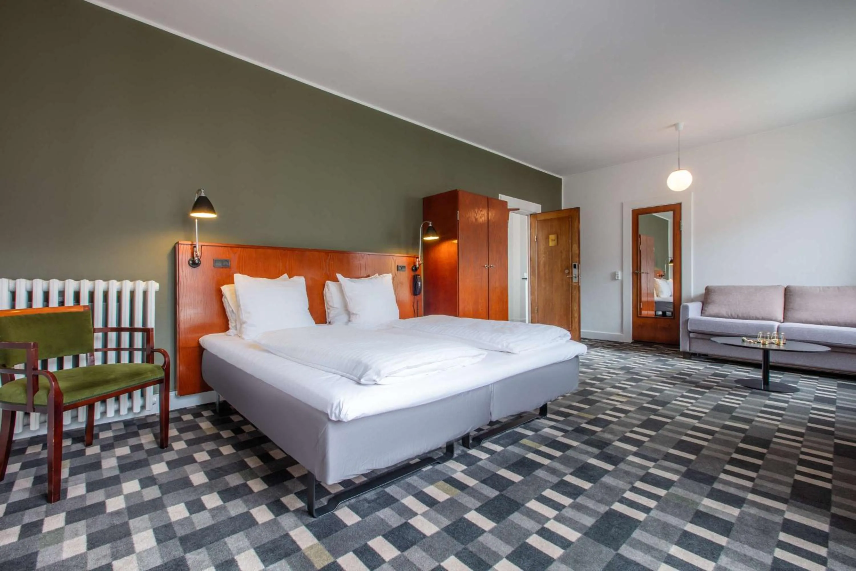 Bedroom, Bed in Hotel Astoria, Best Western Signature Collection