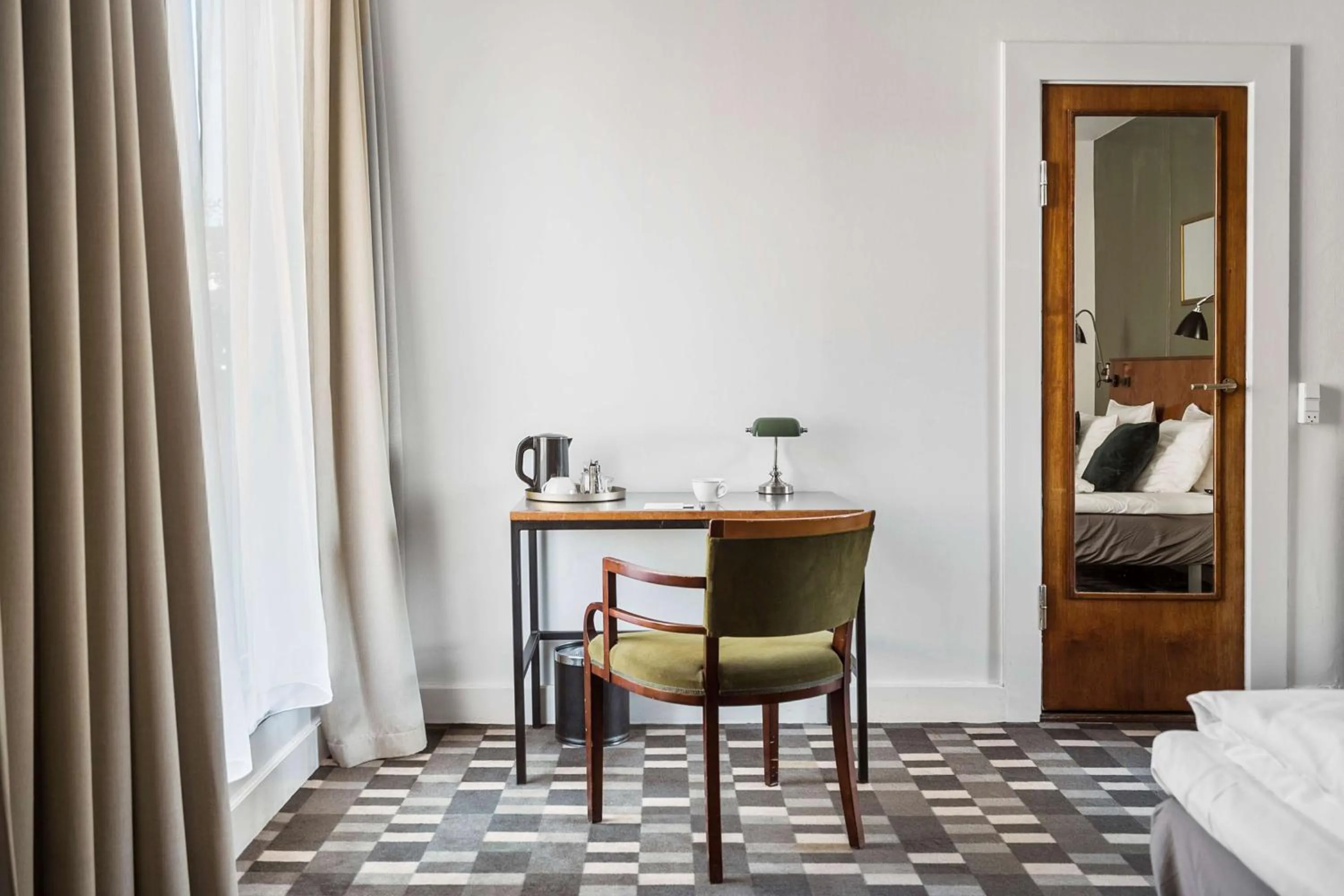 Bedroom, Bed in Hotel Astoria, Best Western Signature Collection