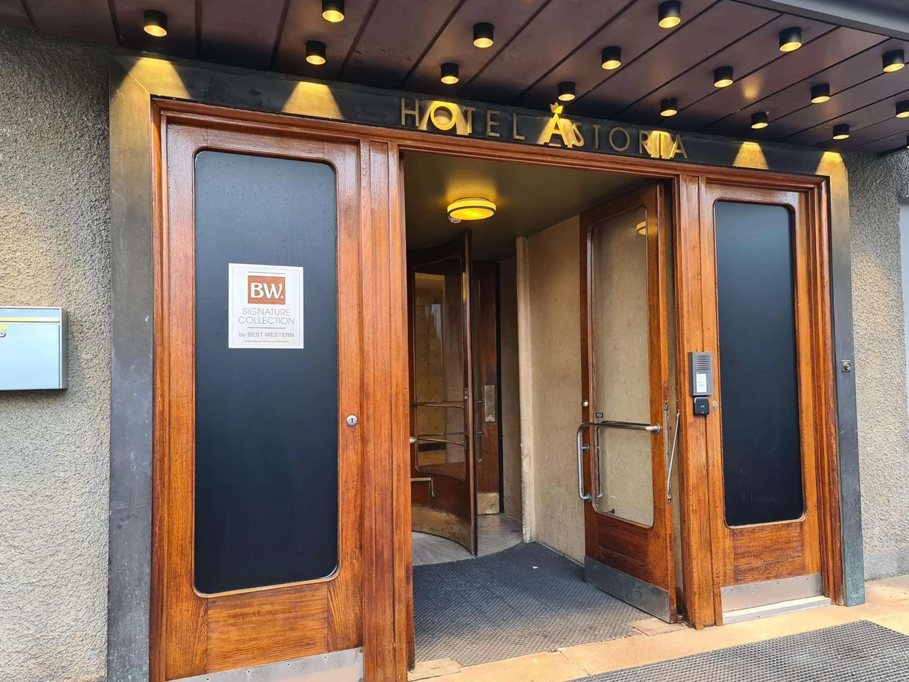 Property building in Hotel Astoria, Best Western Signature Collection