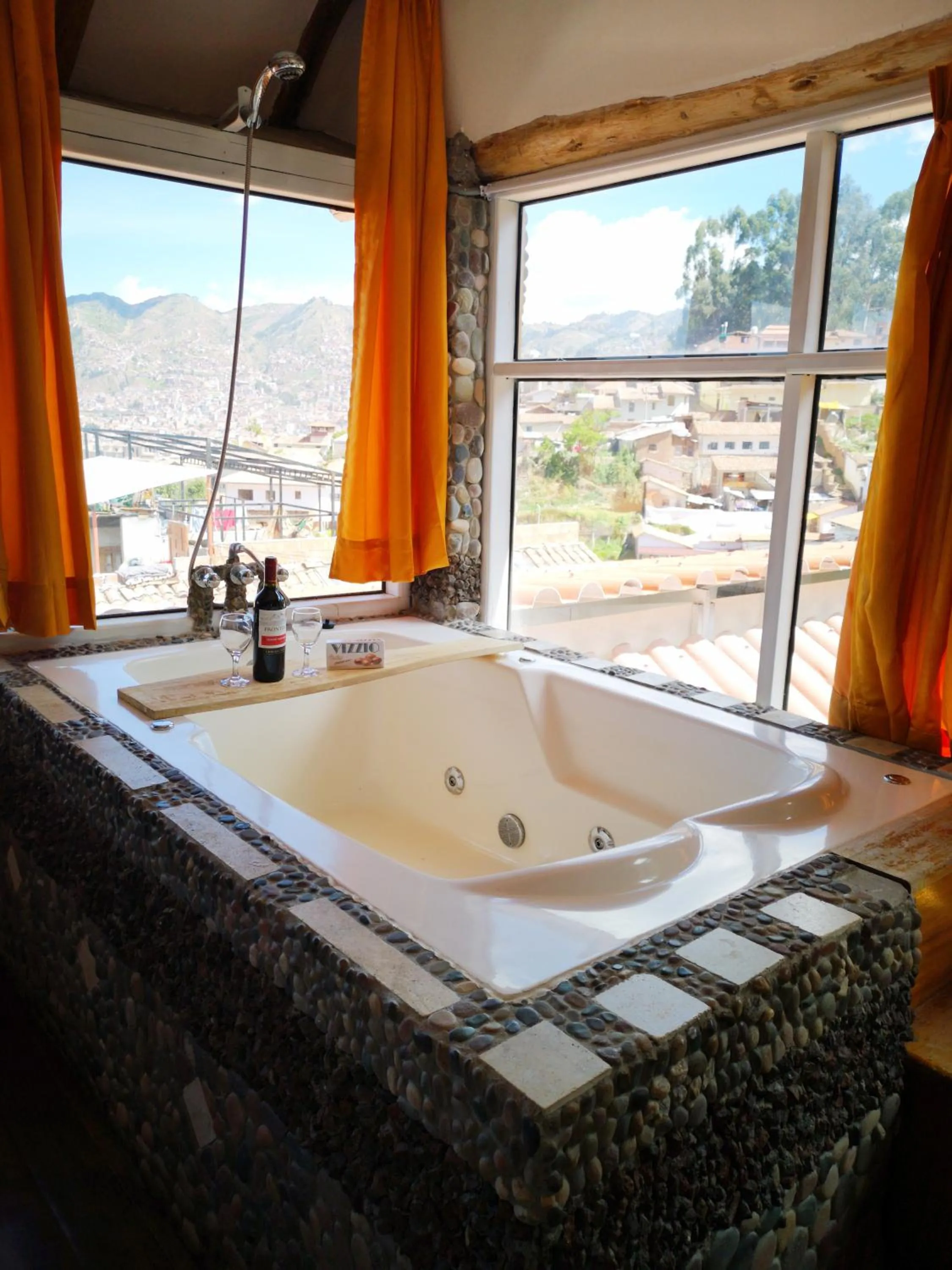 Hot Tub in Cities of the World - Apartments Cusco