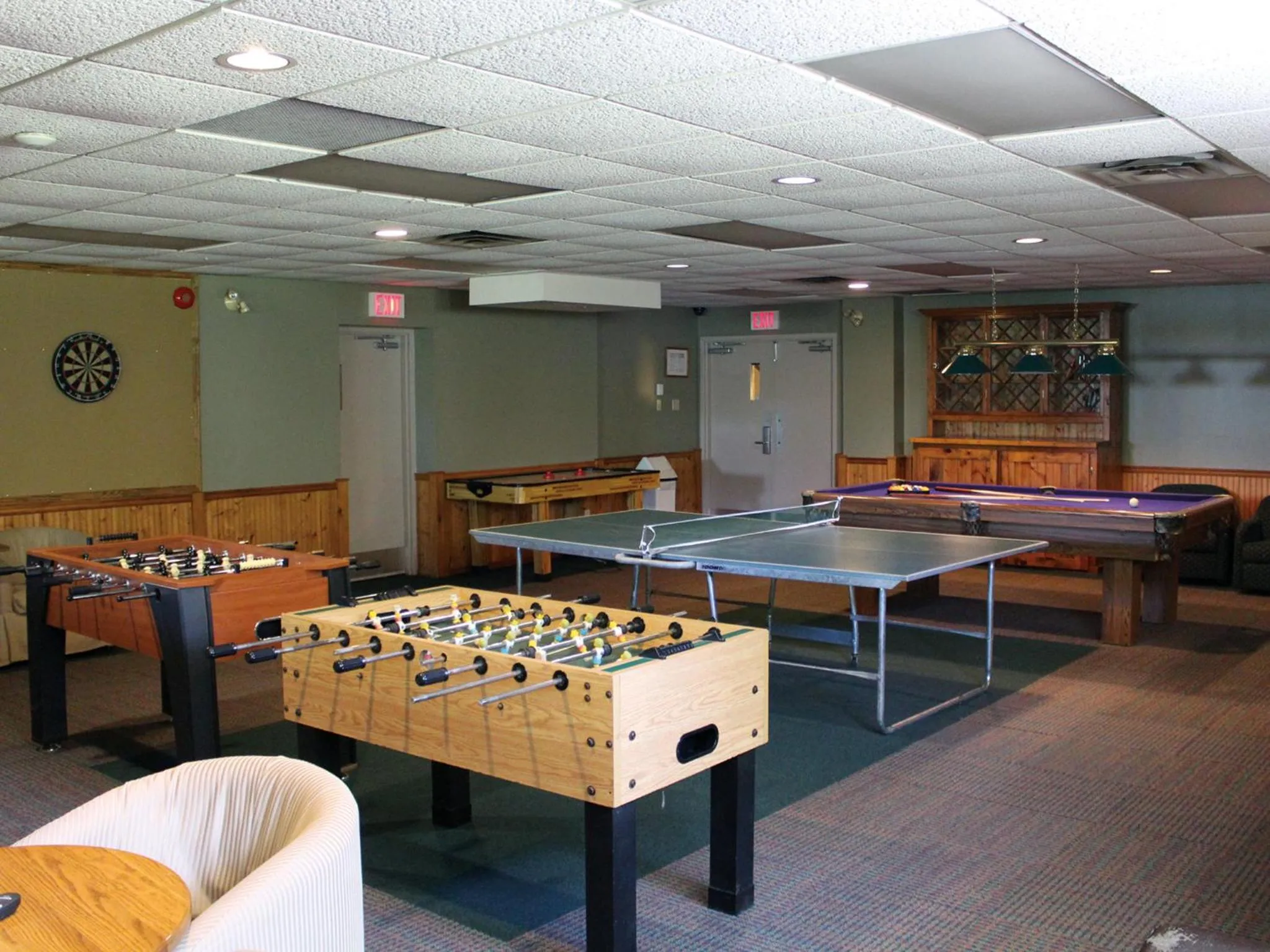 Table tennis in Glen House Resort