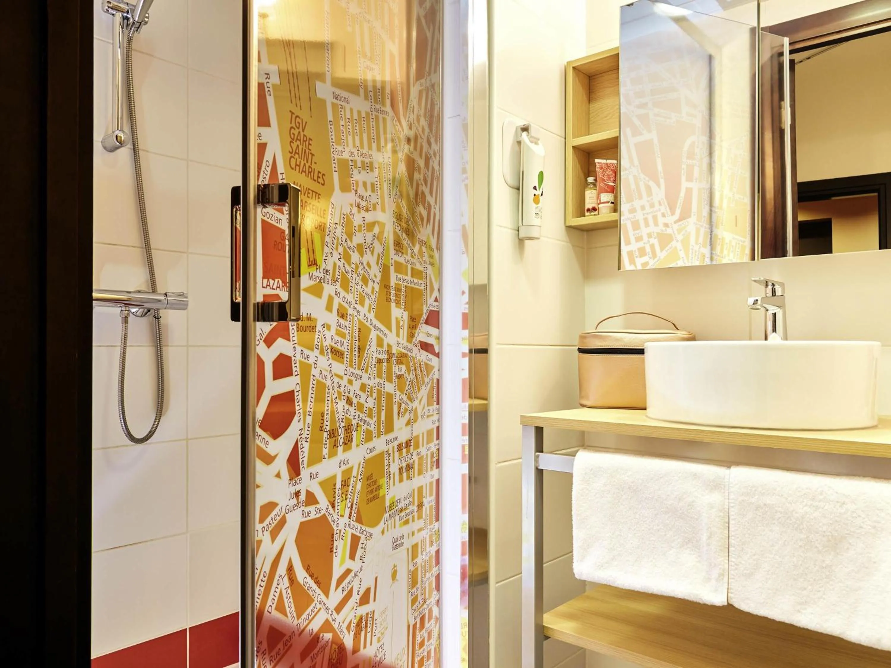 Bedroom in ibis Styles Marseille Gare Saint-Charles