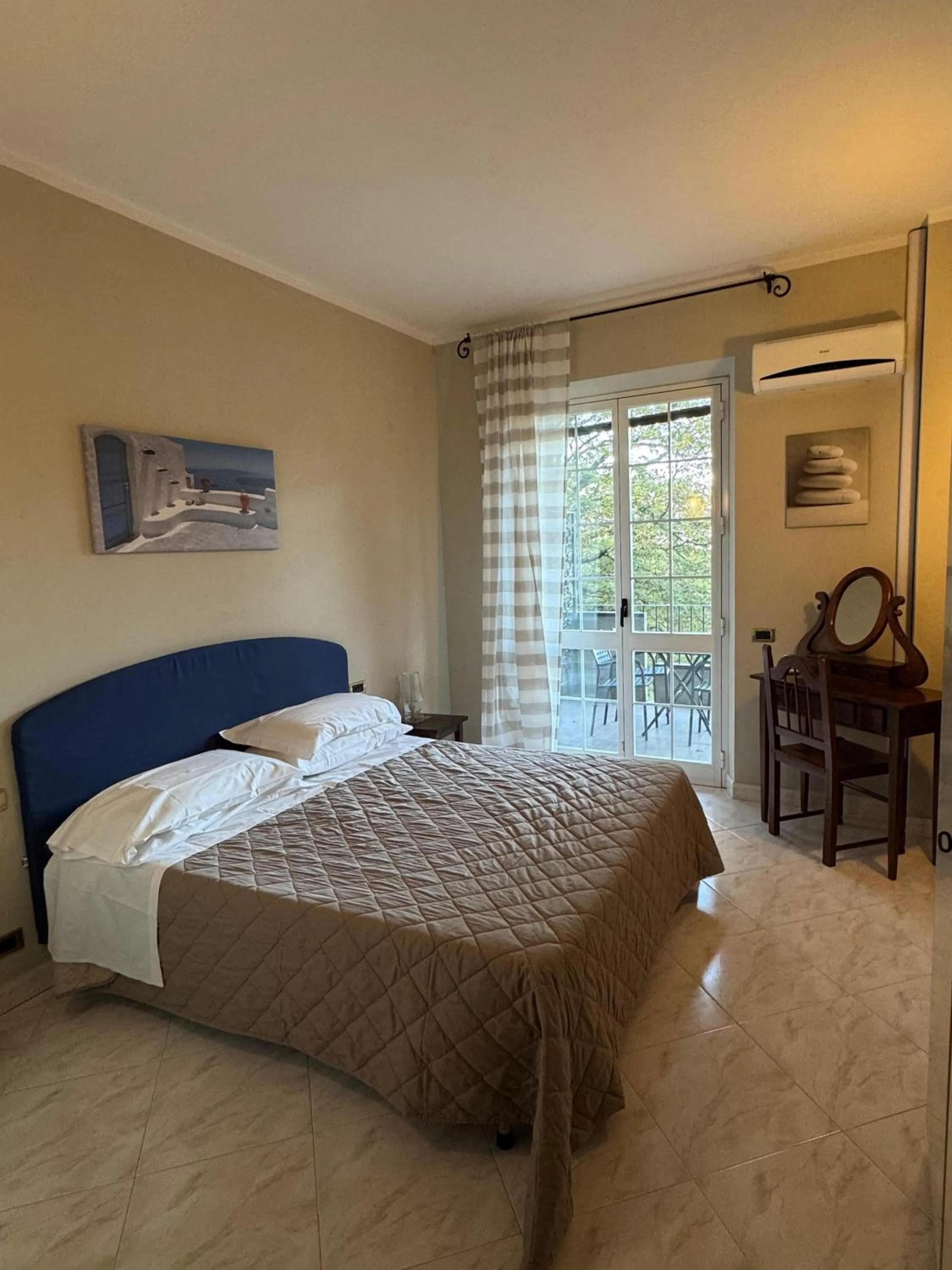 Bedroom, Bed in AgriHotel Villa Ambra